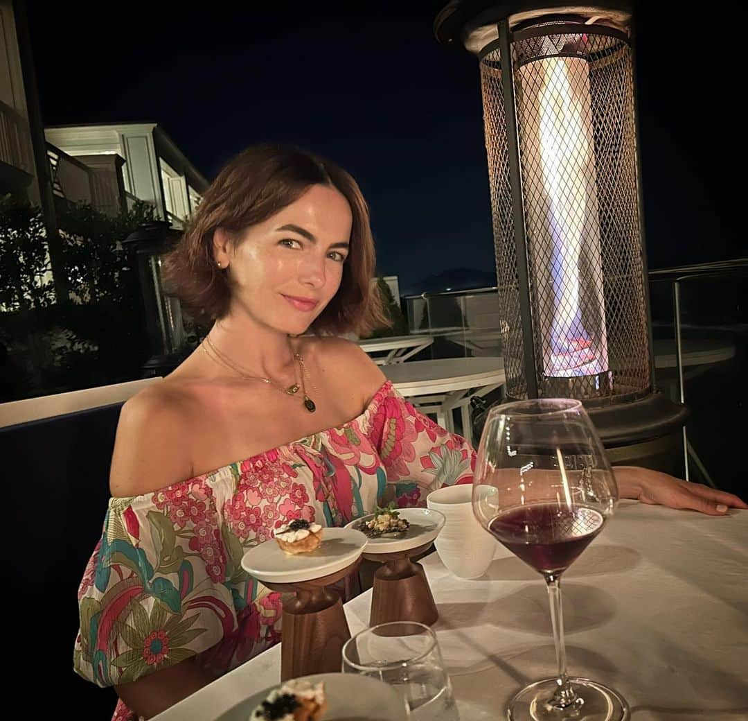 カミーラ・ベルさんのインスタグラム写真 - (カミーラ・ベルInstagram)「Care to join ? 🌠」11月22日 7時07分 - camillabelle