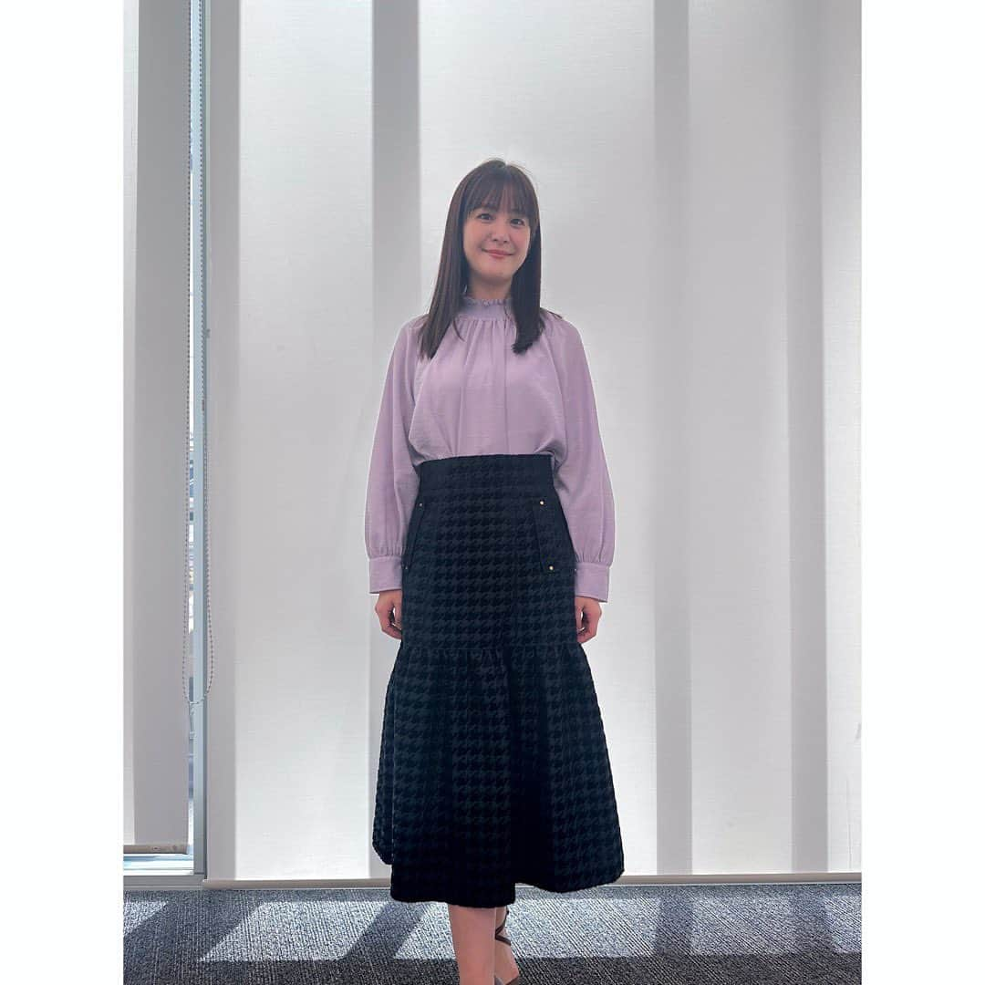 林美桜さんのインスタグラム写真 - (林美桜Instagram)「#ワイドスクランブル #衣装 . 1.2 ブラウス・ワンピース @rosebud_official_ アクセサリー @starjewelry_press . 3.4 カーディガン @nolleys_official スカート @rosebud_official_ アクセサリー @star_jewelry_girl . 5.6 ブラウス・スカート @rosebud_official_ アクセサリー @star_jewelry_girl . 7.8 ブラウス・スカート @nolleys_official アクセサリー @star_jewelry_girl」11月22日 7時33分 - miou0hayashi