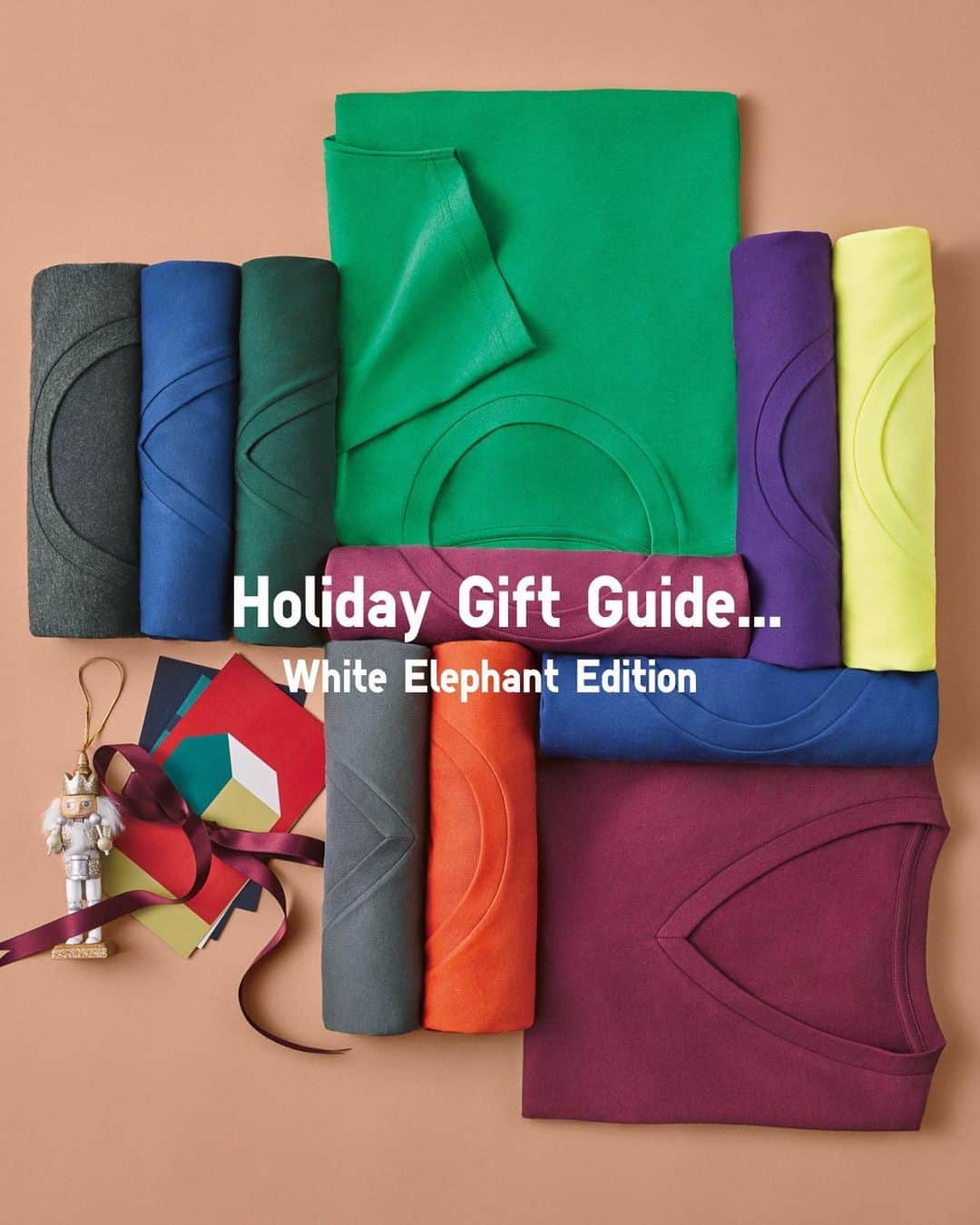 のインスタグラム：「Gift ideas starting as low as $8! Send this post to anyone who asks what you want for the holidays 🤩🎁  Check out our Holiday Gift Guide at UNIQLO.com  #Uniqlo #Uniqlousa #GiftGuide #Giftideas」