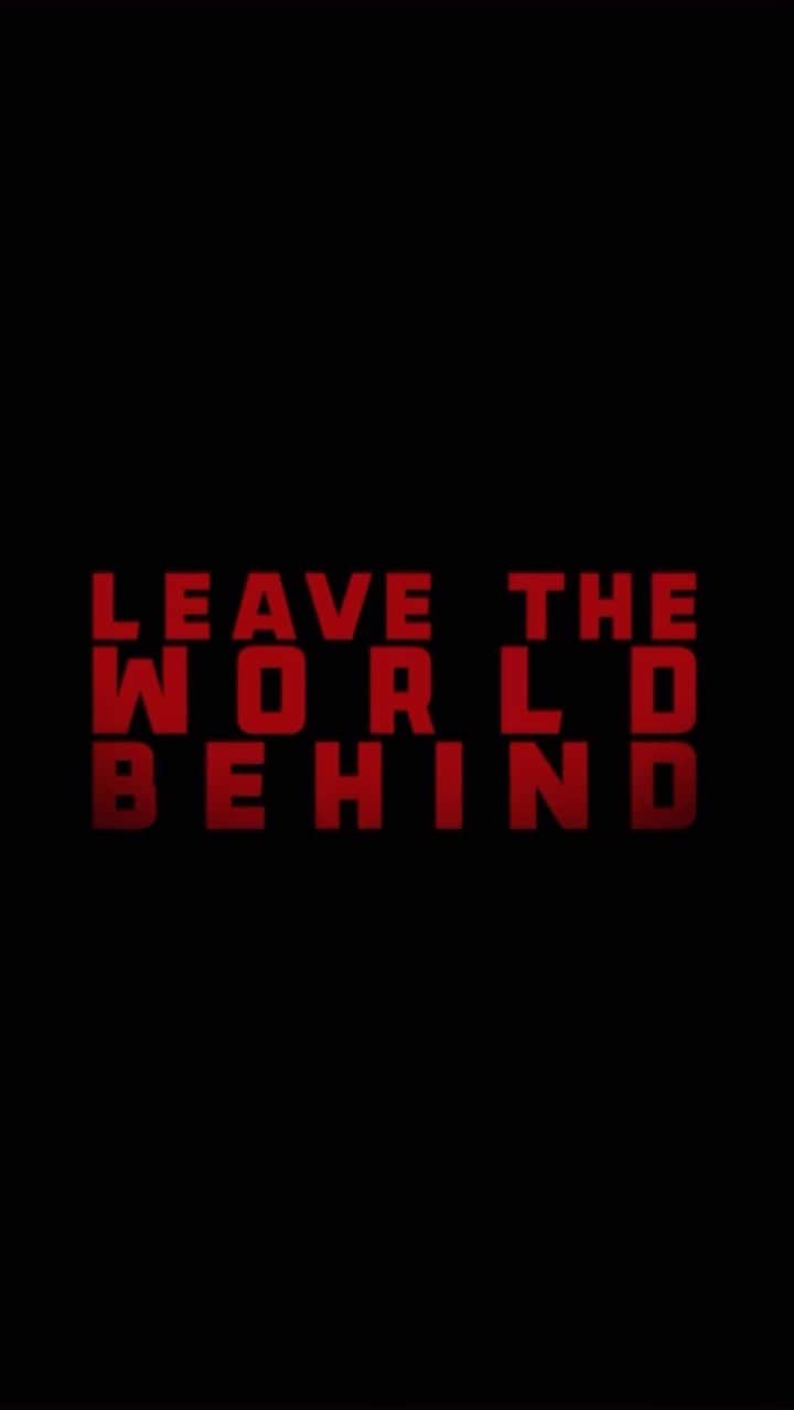 ジュリア・ロバーツのインスタグラム：「Get ready to Buckle Up!!! Leave the World Behind in select theaters tomorrow!」