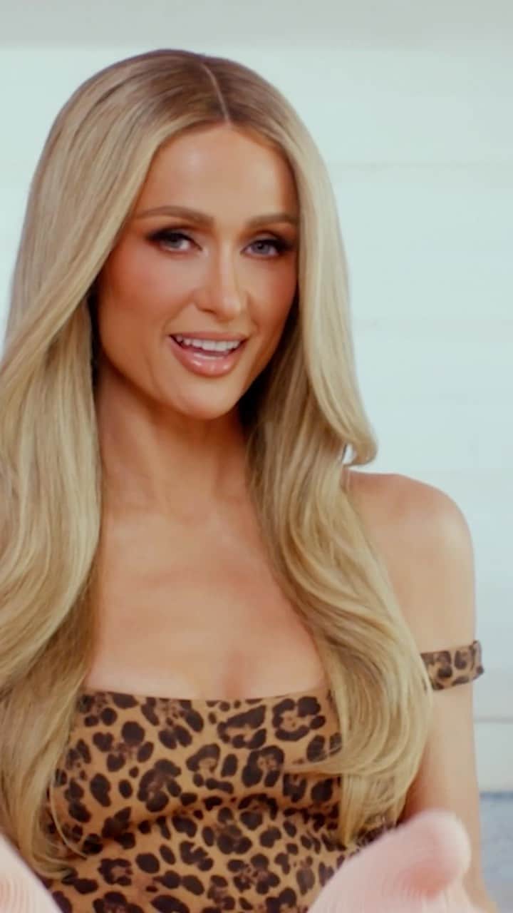 Vogueのインスタグラム：「For the latest video in Vogue’s #NowServing series, @ParisHilton breaks down her two (very pink) recipes as well as offers viewers insight into her personal life. Here, Hilton recounts one of the numerous funny encounters that she had during her time on “The Simple Life” with @nicolerichie. Tap the link in bio to watch the full video.   Director: @ninaljeti Director of Photography: @stephen.tringali Editor: @potablep + @msuyeda Producers: @gigi.chavarria Camera Operator: @judyphu Audio: @blue_wisteria_」