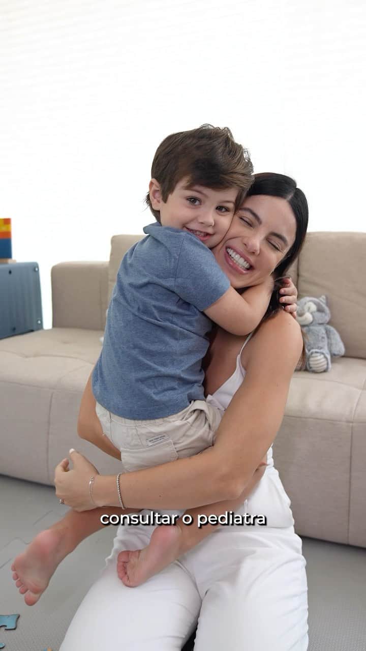 ステファニー・ブリットのインスタグラム：「Vocês sabem que eu amo ser mãe e um dos melhores momentos do meu dia é quando eu estou perto cuidando do meu filho. Nada pra mim é mais importante do que ver o Enrico crescendo saudável e cheio de energia para viver o mundo. E nesse processo de desenvolvimento nosso aliado é Neslac®️ Supreme, que possui nutrientes de alta qualidade, que possuem digestão facilitada e contribuem para o desenvolvimento cerebral e ainda é fonte de ômega 3, cálcio, zinco, ferro, biotina e não contém glúten. Neslac®️ Supreme junto de uma alimentação equilibrada, tem nutrientes que auxiliam nesta fase pré-escolar, a partir de 3 anos, a terem um desenvolvimento saudável. Busque também um pediatra para compreender as necessidades de cada fase da vida da criança. Cupom: STHEFANYBRITO10  | Publi」