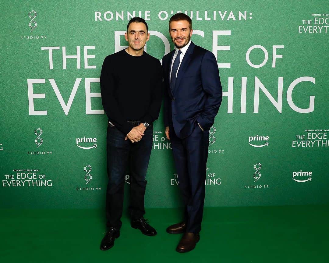 デビッド・ベッカムのインスタグラム：「Proud to have been an Executive Producer of this very special documentary film… ‘The Edge of Everything’ tells the unfiltered story of one of the most legendary sportsmen of all time 🎱 Thanks to @ronnie for trusting @studio99 to tell his story. Can’t wait to see it go live on @primevideo Nov 23rd & at select UK cinemas Nov 24th 🎬🍿」