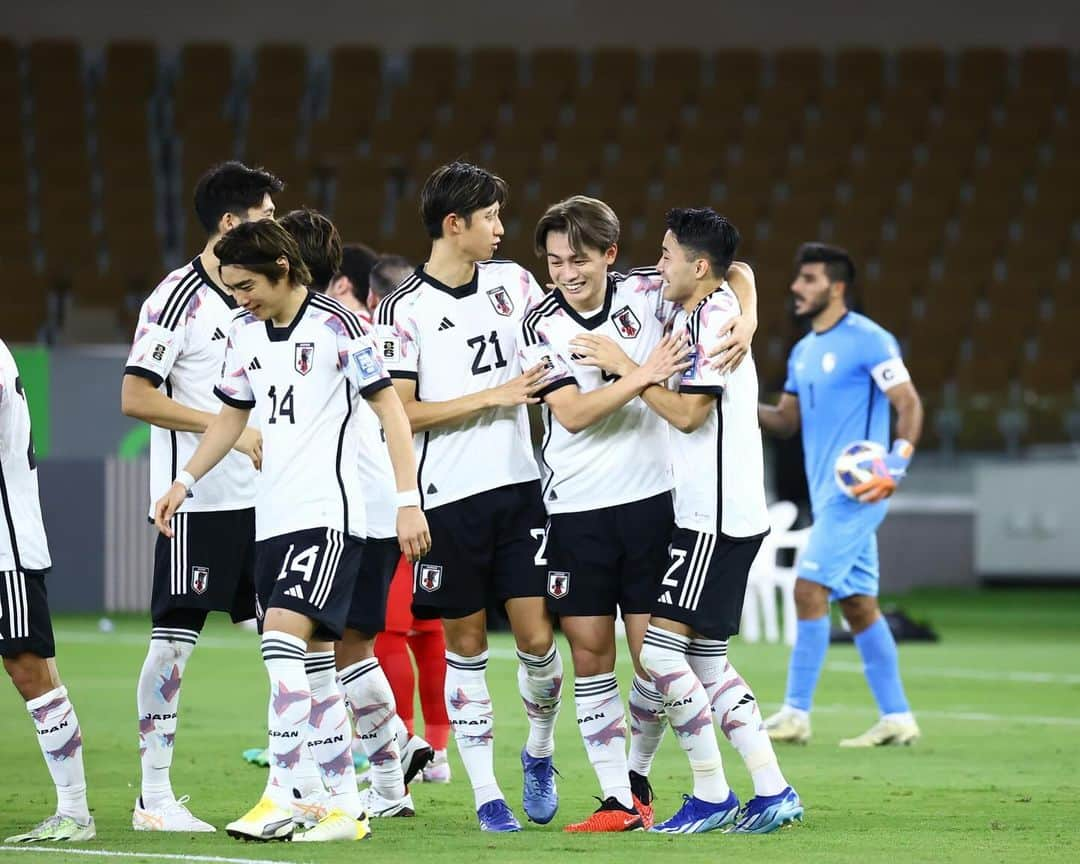 菅原由勢さんのインスタグラム写真 - (菅原由勢Instagram)「vs シリア　勝利！  ワールドカップ予選、2連勝！応援ありがとうございました！  日本代表初ゴールはタケフサくんのアシストでした。ありがとう久保くん。光栄です！！！たくさん媚び売っといて良かった！！  #SAMURAIBLUE #日本代表 #初ゴールなり #久保さんサンキュー」11月22日 8時08分 - yukinarisugawara