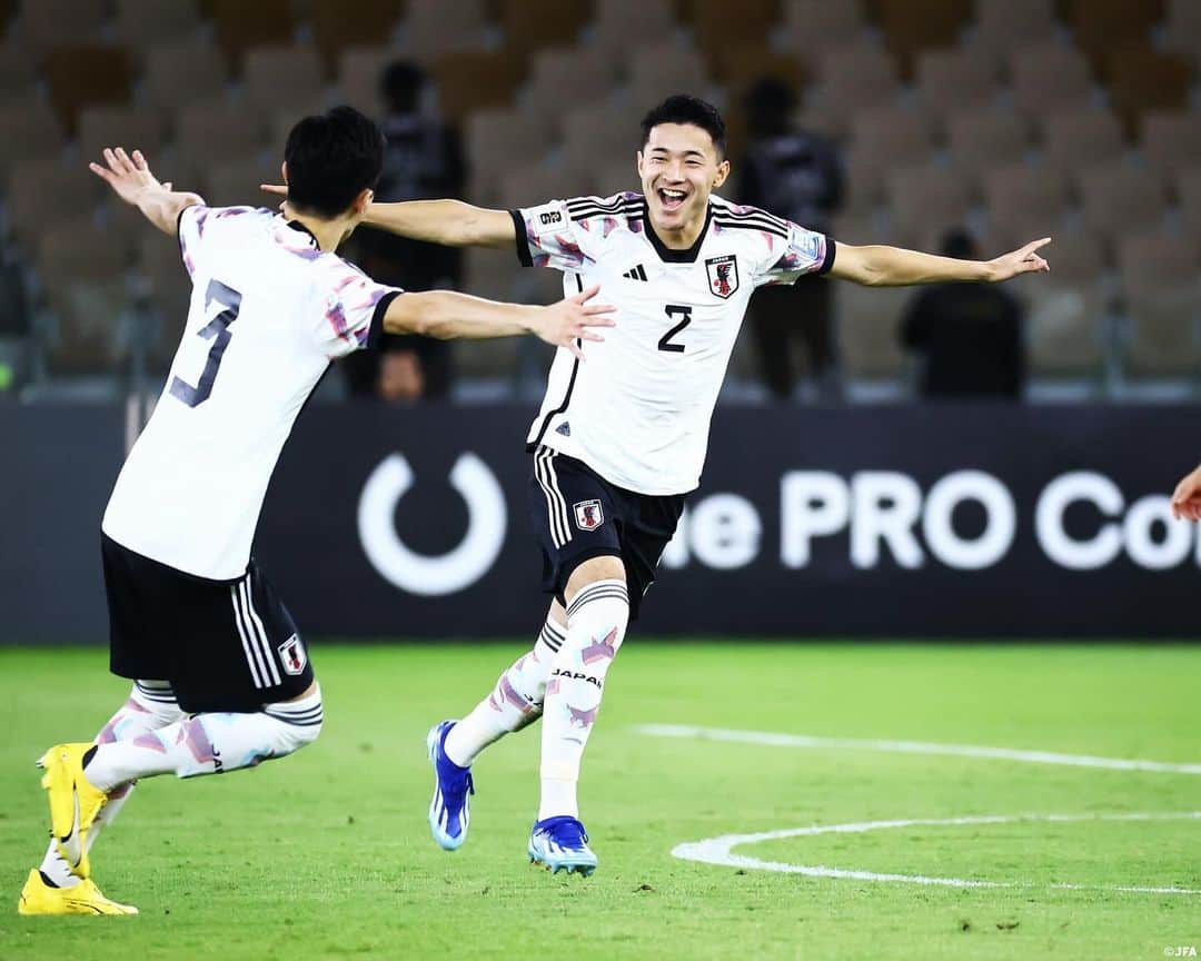 菅原由勢さんのインスタグラム写真 - (菅原由勢Instagram)「vs シリア　勝利！  ワールドカップ予選、2連勝！応援ありがとうございました！  日本代表初ゴールはタケフサくんのアシストでした。ありがとう久保くん。光栄です！！！たくさん媚び売っといて良かった！！  #SAMURAIBLUE #日本代表 #初ゴールなり #久保さんサンキュー」11月22日 8時08分 - yukinarisugawara