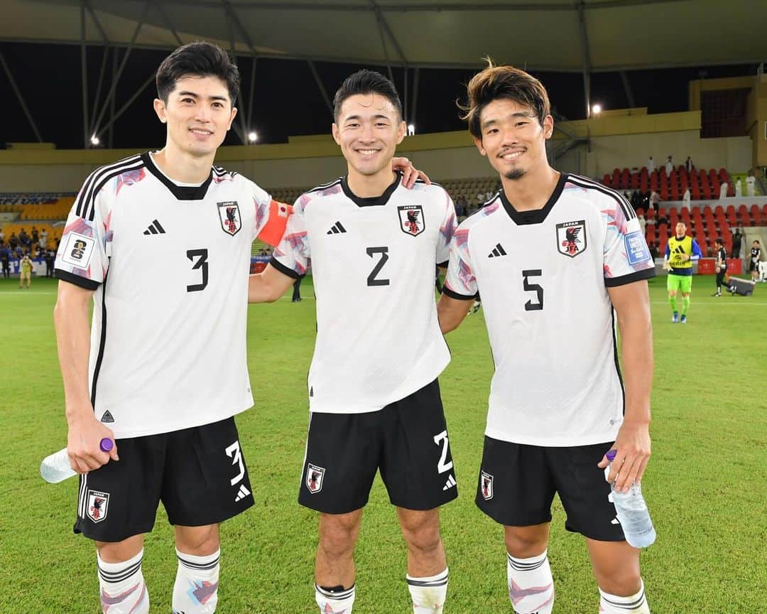 菅原由勢さんのインスタグラム写真 - (菅原由勢Instagram)「vs シリア　勝利！  ワールドカップ予選、2連勝！応援ありがとうございました！  日本代表初ゴールはタケフサくんのアシストでした。ありがとう久保くん。光栄です！！！たくさん媚び売っといて良かった！！  #SAMURAIBLUE #日本代表 #初ゴールなり #久保さんサンキュー」11月22日 8時08分 - yukinarisugawara