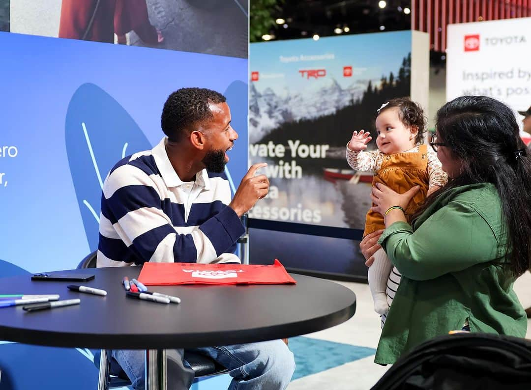 ケリーン・アコスタさんのインスタグラム写真 - (ケリーン・アコスタInstagram)「Had a blast meeting everyone with @toyotasocal at the LA Auto Show! #Ad」11月22日 8時20分 - kellynacosta