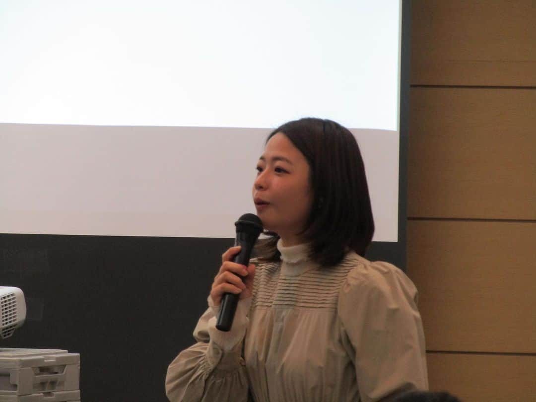 渕上沙紀のインスタグラム：「日曜日、みよし健康福祉まつりで講演会をさせていただきました😊 本当に温かい会場で、1時間があっという間でした！！ きてくださった皆さんありがとうございました✨  今日はBUTSUBUTSUロケ！！ 三原市大和町に行ってきます🌷」