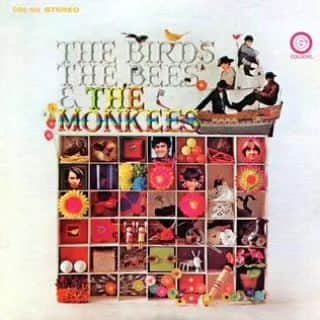 中村松江のインスタグラム：「今日の一曲はthe Monkeesで『Daydream Believer』です✨ アルバム「The Birds, the Bees & the Monkees」 に収録。 1967年にアメリカのバンド、モンキーズがリリースした大ヒット曲です✨ 1980年にTBSで再放送された「ザ・モンキーズ・ショー」をよく観ていて、同じ頃コダックのCMにこの曲が使われたので、強烈に記憶に残っています🎶 やはり名曲ですね😄 (№1538) #歌舞伎　 #中村松江 #themonkees #daydreambeliever #thebirds,thebees&themonkees」