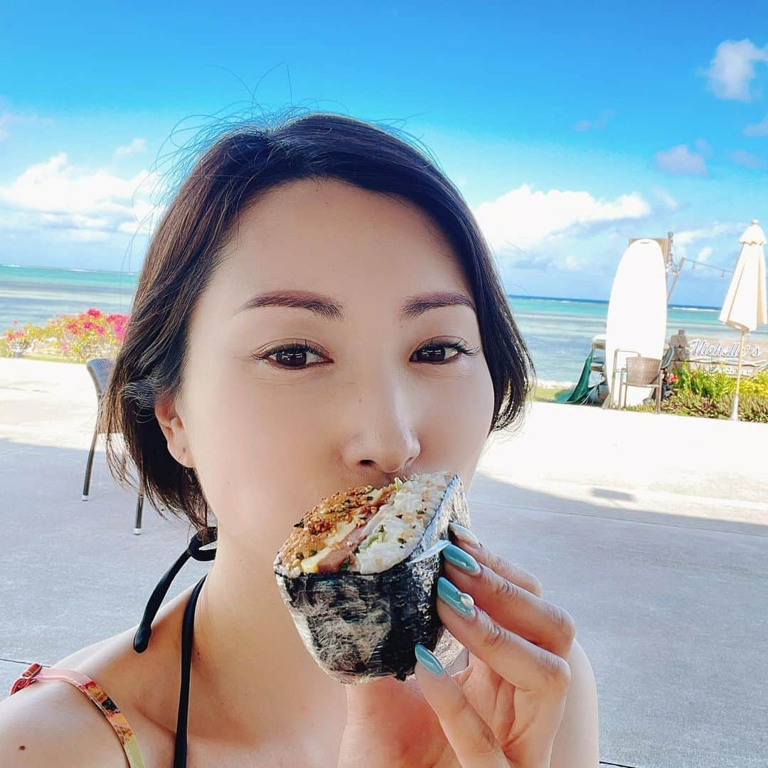 鎌田聖菜のインスタグラム：「本日、誕生日♡ ⁡ ⁡ 早起きして 一人でビーチ散歩でスタート⛱️ ⁡ ⁡ からの ハイカロリーな朝食🤣 ⁡ ⁡ この"SPAM NIGIRAZU"は 海苔巻きみたいで 一人でペロリ😋 めっちゃ美味しかった🍙 (結構、ギュウギュウに握ってあったけどw) ⁡ ⁡ さぁて、 これから今日一日、何するかなぁ💕 ⁡ ⁡ ⁡ ⁡ ⁡ ⁡ #バースデー旅行 #サイパン #自分を生きる #心を整える #鎌田聖菜  #自分を好きになる #美は選択 #フーカとセーナの宇宙部 #オンラインサロン ⁡ ⁡ ⁡ ⁡ ⁡」