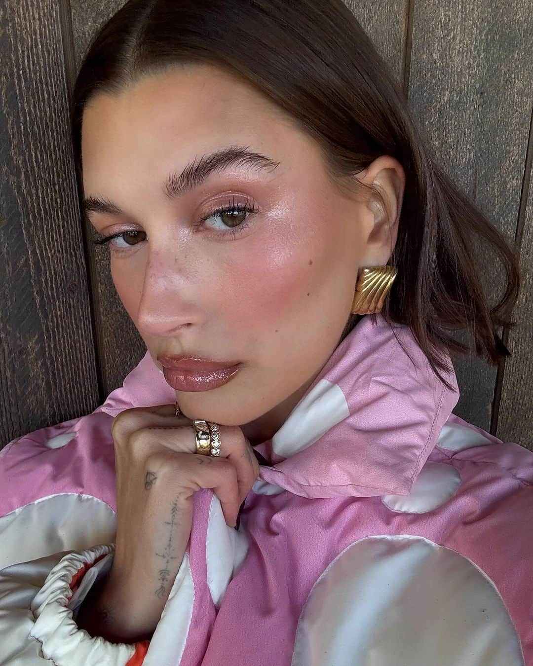 ハイレイ・ロード・ボールドウィンさんのインスタグラム写真 - (ハイレイ・ロード・ボールドウィンInstagram)「my birthday peptide lip tint in flavor jelly bean comes out tomorrow at 9am pst ✨🎂🎂🎂 @rhode」11月22日 8時48分 - haileybieber