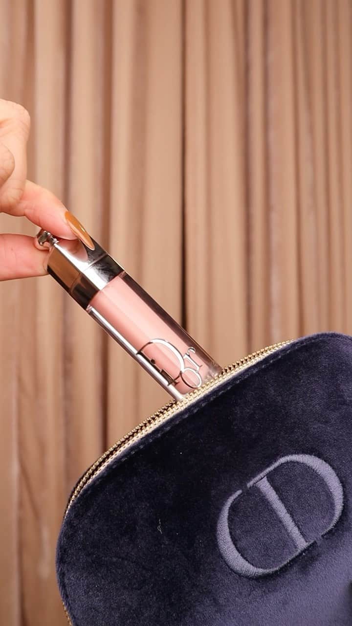 セフォラのインスタグラム：「This @diorbeauty set is EATING.」