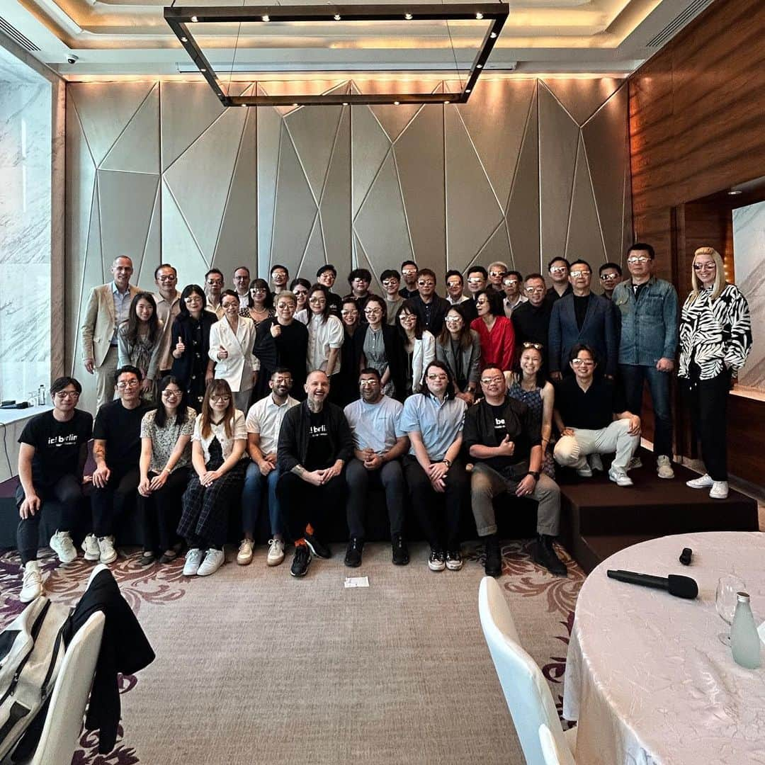 アイシー ベルリンさんのインスタグラム写真 - (アイシー ベルリンInstagram)「***Kob kun ka Asia*** On Monday and Tuesday we met with our Asian partners from Thailand, Taiwan, Malaysia, China, Indonesia, Singapore, Australia, Hong Kong, Japan, Korea and the Philippines for our #AsiaConference2023 in the fascinating metropolis of Bangkok for an enriching exchange of experiences.   We would like to thank all participants from the bottom of our hearts for those unforgettable two days. We were particularly impressed by the great event that our Thai partner organized for #icberlinworldday2023. We are already looking forward to our Asia Conference 2024 and wish all partners a safe journey back home. #icberlin #StyleMadeInGermany #marcolin   #eyewearfashion #eyefashiontrends #luxuryeyewear #designerglasses #opticalframes #sunglasses #premiumeyewear #sunglass #sunglasses😎 #brillentrends #sonnenbrille #bangkok #thailand」11月22日 14時59分 - icberlinofficial