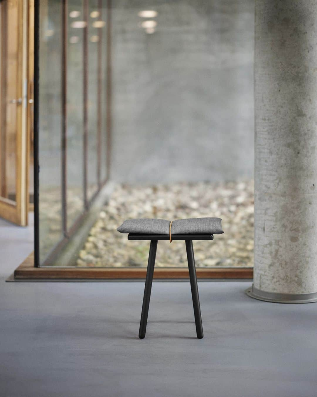 フリッツハンセンさんのインスタグラム写真 - (フリッツハンセンInstagram)「The Georg stool was designed by @chrisliljehal in 2013. Calm in appearance, the stool embodies a warm mix of Nordic sensuality and Japanese minimalism. ⁠ ⁠ Crafted in FSC-certified oak, a strap holds the soft cushion in place. ⁠ For its 10th anniversary, Halstrøm has extended her creative vision and created ten unique editions, demonstrating the possibilities in the design. ⁠ ⁠ These ten original stools will be exhibited and sold at the Fritz Hansen Store in Copenhagen from 22nd November to December 6. All proceeds will go to charities selected by the designer. ⁠  Textile supplied by @kvadrattextiles  ⁠ Learn more about the designer and the Georg series via the link in bio.」11月22日 14時58分 - fritzhansen