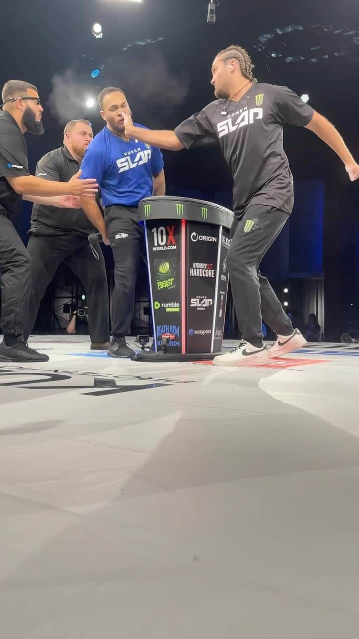 UFCのインスタグラム：「@garrett_blakesslee brought the HEAT 🔥 in the first match of Season 2. Tune into Power Slap: Road to the Title TOMORROW LIVE & FREE on @rumble.sports 9pm ET/6pm PT」