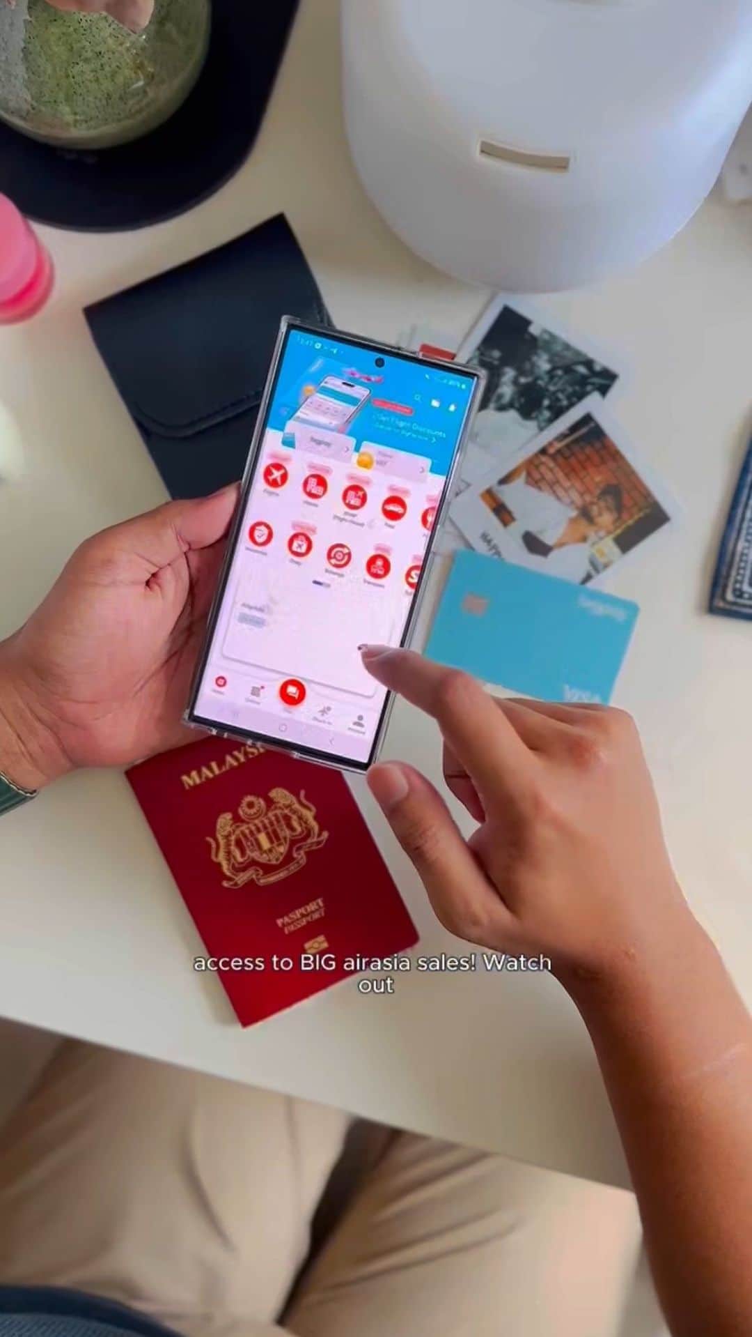 エアアジアのインスタグラム：「Say goodbye to travel hassles!🌴📱  By linking your @bigpayme account to the @airasiasuperapp , you’re ensuring a smoother adventure with incredible discounts and stress-free transactions! 💙❤️  #BigPay #BigPayMY #AirAsia #airasiaSuperapp #Travel」