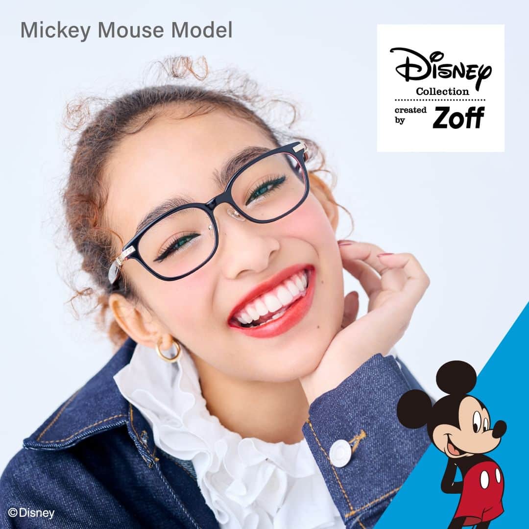 Zoff Officialのインスタグラム：「ファンと創る 夢のディズニーデザインメガネ「Disney Collection created by Zoff “＆YOU”」発売！  <Mickey Mouseモデル> 世界中で愛されるミッキーモチーフをふんだんに詰め込んだ、ミッキーが大好きなあなたに贈るメガネ。  品番｜ZA231036_14E1 ¥11,100（税込・セットレンズ代込） ※専用メガネケース＆メガネ拭き付き  「Zoff Disney Collection created by Zoff “＆YOU”」は、シリーズ10周年を記念し、「ファンと創る 夢のディズニーデザインメガネ」としてスタートしたディズニーファンとの共創プロジェクトから生まれた新コレクションです。  #Disney #Zoff #Zoff_DisneyCollection10th #disney#mickeymouse #disney好き#ディズニー好き#ミッキーマウス#メガネ#伊達メガネ#伊達メガネコーデ#メガネ女子#ゾフ#メガネ#サングラス#メガネ男子#ファッション#コーディネート#コーデ#メガネコーデ#メガネファッション#ダテメガネ#glasses#eyewear#eyewearstyle#eyewearfashion#eyewearbrand#fashion#styling」