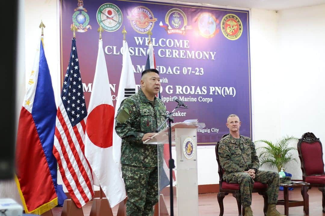 陸上自衛隊さんのインスタグラム写真 - (陸上自衛隊Instagram)「#陸上自衛隊 は、米比海兵隊との実動訓練「カマンダグ」に参加中のところ、１１月１７日に訓練終了式へ参加しました。本訓練を通じて、日米比の相互運用性を向上するとともに、同盟国・同志国との関係強化を図り、自由で開かれたインド太平洋の維持・強化に寄与しています。🇯🇵🇺🇸🇵🇭 #FOIP   #JGSDF takes part in ‘KAMANDAG`. JGSDF participates in closing ceremony on 17th Nov. During this exercise, we enhance interoperability between Japan, U.S. and the Philippines and strengthen relationships with allies and like-minded countries, and contribute for maintaining and strengthening a Free and Open Indo-Pacific.🇯🇵🇺🇸🇵🇭」11月22日 10時00分 - jgsdf_pr