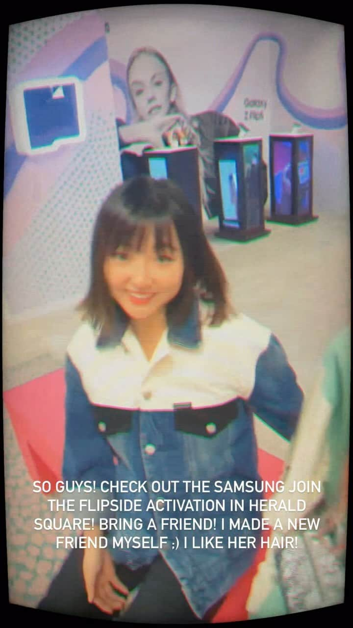 ミン のインスタグラム：「갤럭시 쓰는 사람? 손 들어랏!  #SamsungPartner I visited the @samsungmobileusa #JointheFlipside Activation in Herald Square, NYC this past weekend and had the best time! Be sure to check it out! They’ll be doing fun activities like karaoke, drawing booths, and more throughout the remaining November weekends, so don’t miss it! 50 W 34th Street! Join me this upcoming Sunday from 2-4pm for the K-pop dance activation. See you soon 😘   #jointheflipside #fliptakeover」