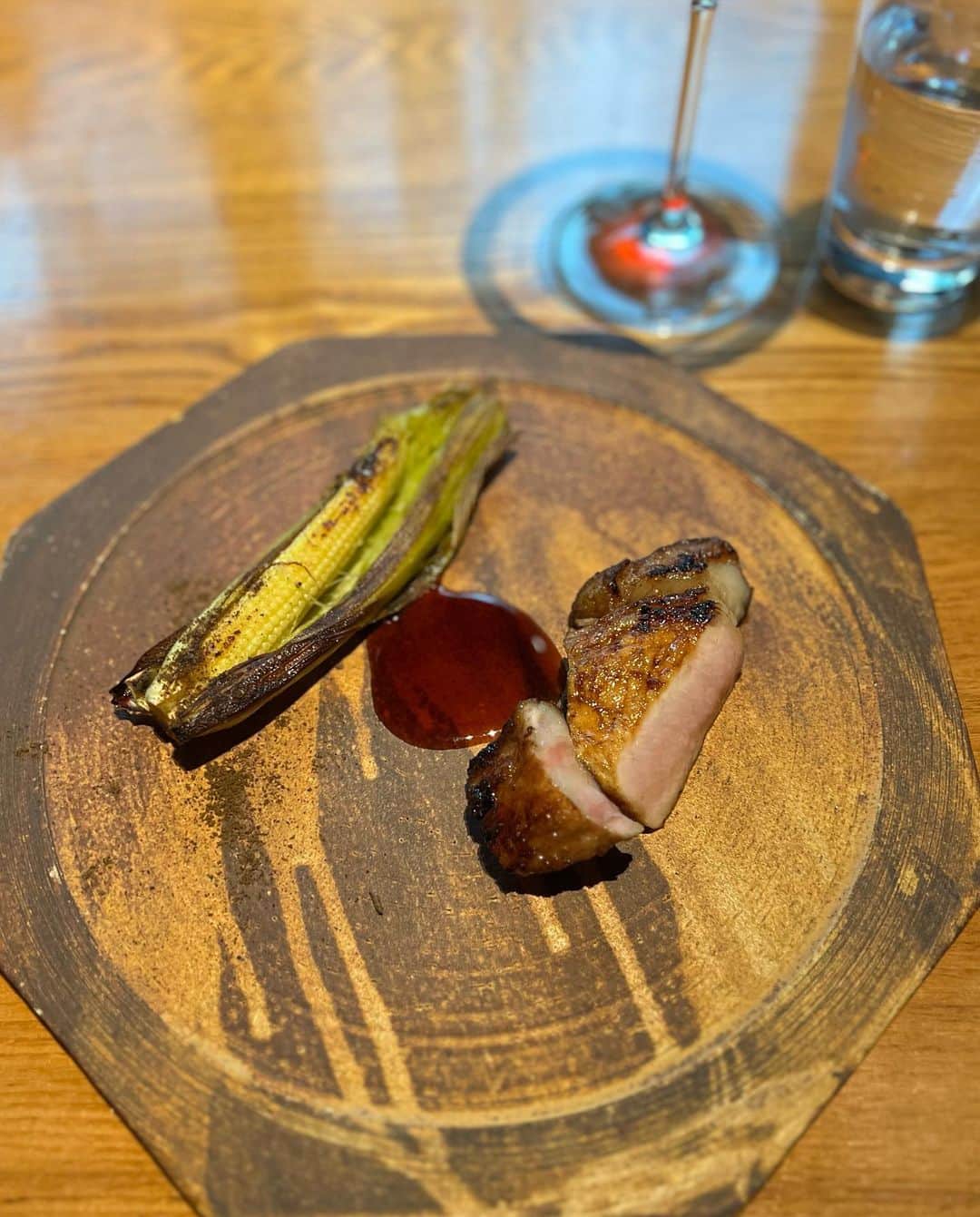 高倉絵理さんのインスタグラム写真 - (高倉絵理Instagram)「シェフのセンスを感じる新感覚の楽しいお食事。 西麻布『ICHII』 @restaurant_ichii   山梨食材を活かした イノベーティブキュイジーヌ。 シェフの故郷である山梨の食材をメインに使って作られているコースメニューです。  独創的で、驚きとワクワクを五感で楽しめるお料理の数々でした。  📍 ICHII 東京都港区西麻布3-1-22 サイビル 2F @restaurant_ichii   #ichii #イチイ #西麻布グルメ #六本木グルメ #西麻布 #東京グルメ #西麻布レストラン #フードスタグラム #港区グルメ」11月22日 10時06分 - eri_t28