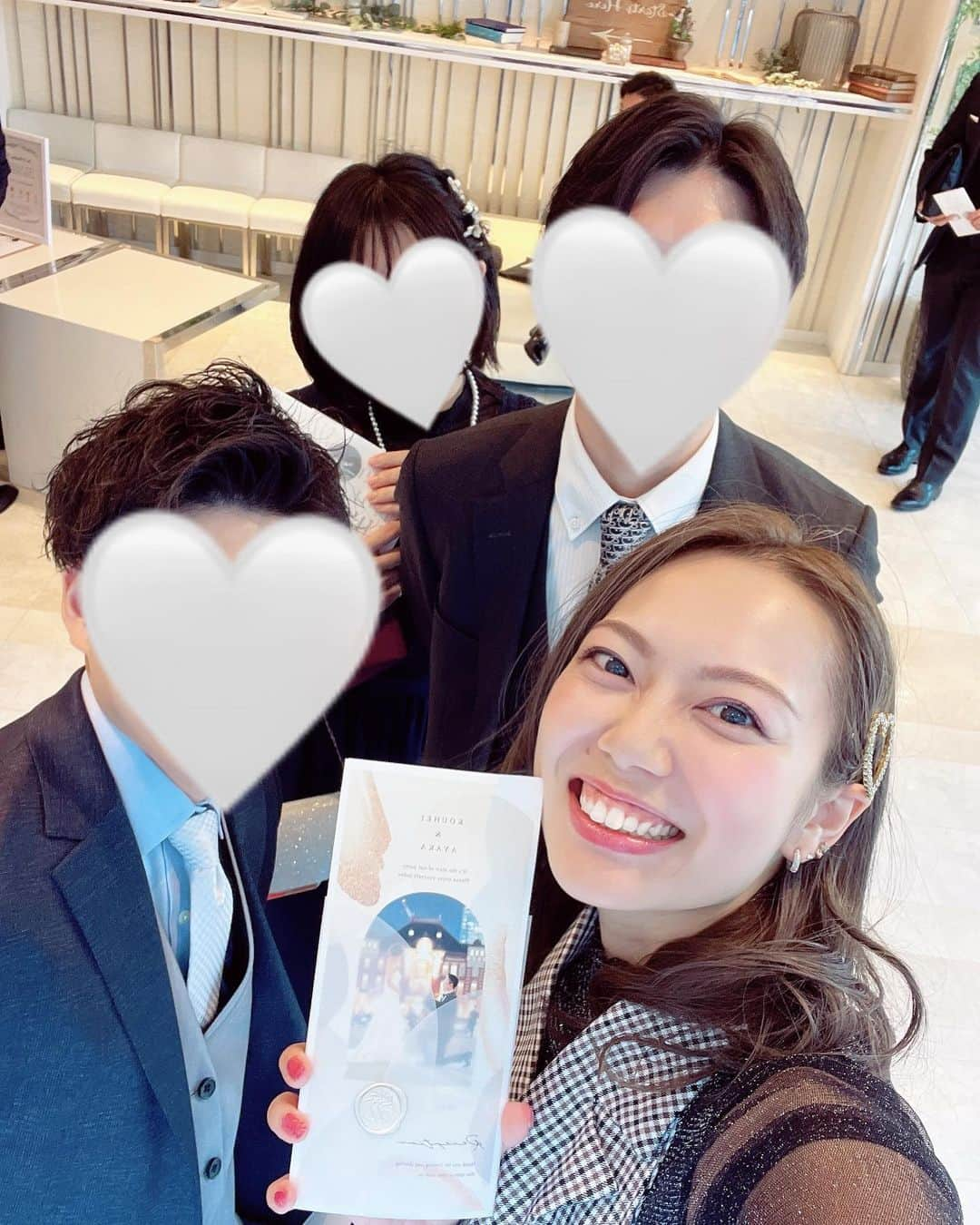 志村玲那さんのインスタグラム写真 - (志村玲那Instagram)「#結婚式行ってきた #高校の仲良しメンズの #いつものメンバーで #5人組 #2人女子 #3人男子 #男子全員結婚済み #なんで？  #思い出の写真 #いっぱい飾ってあって #嬉しい #ありがとう  #すごく素敵だった #みんなでわいわいして #すごく楽しかった  #wedding #結婚式 #新郎フレンズ  #お幸せに #らぶらぶでいてね  #みんなに会えて嬉しかった💕」11月22日 10時13分 - rena_shimura