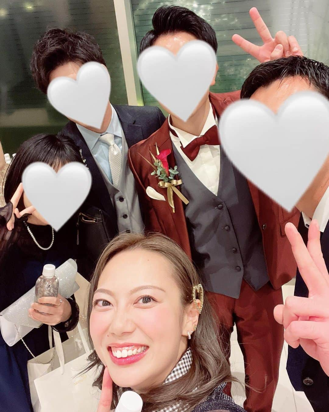 志村玲那さんのインスタグラム写真 - (志村玲那Instagram)「#結婚式行ってきた #高校の仲良しメンズの #いつものメンバーで #5人組 #2人女子 #3人男子 #男子全員結婚済み #なんで？  #思い出の写真 #いっぱい飾ってあって #嬉しい #ありがとう  #すごく素敵だった #みんなでわいわいして #すごく楽しかった  #wedding #結婚式 #新郎フレンズ  #お幸せに #らぶらぶでいてね  #みんなに会えて嬉しかった💕」11月22日 10時13分 - rena_shimura