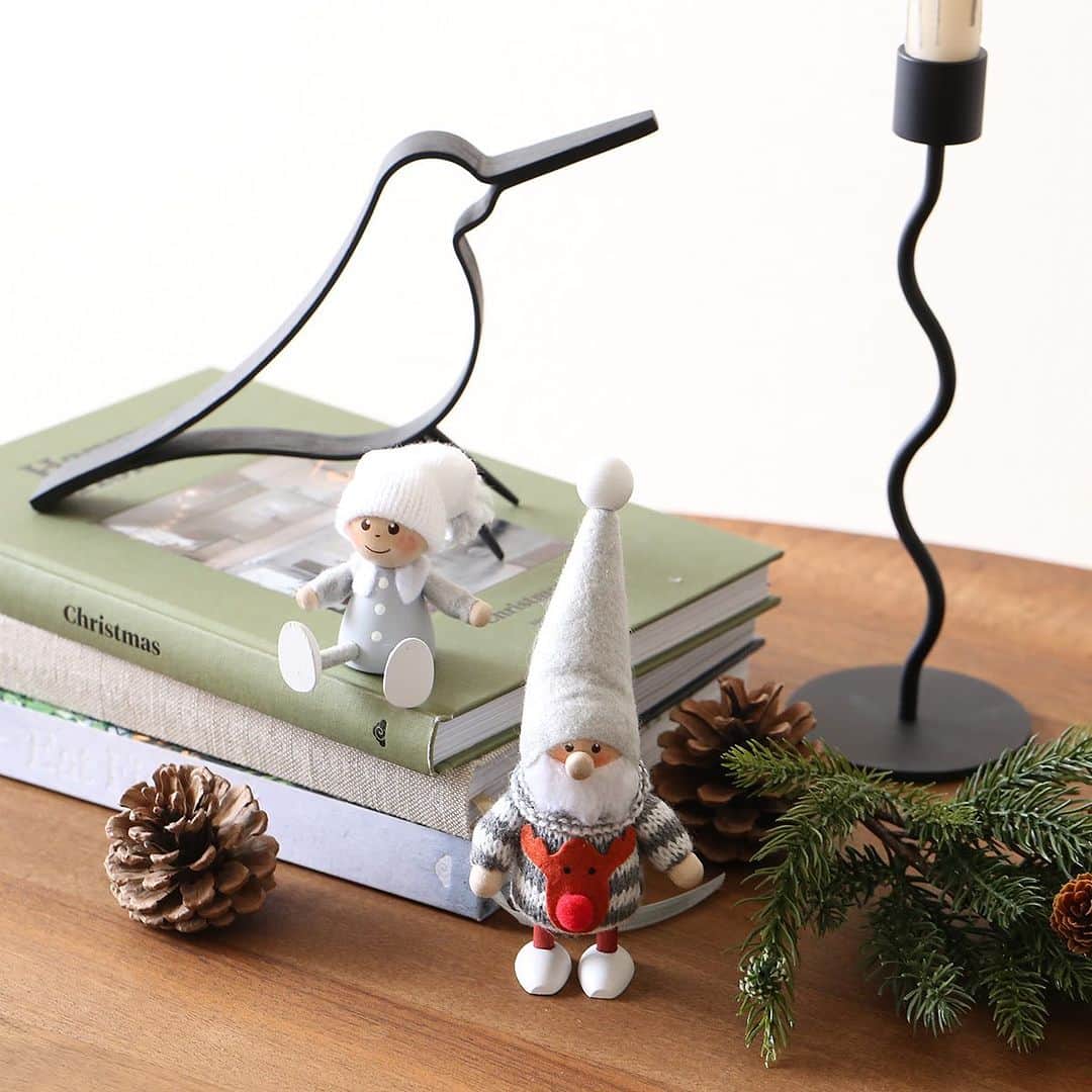 KOZLIFEのインスタグラム：「スウェーデンの人気ブランド Cooeeと過ごす、 初めてのクリスマス🎄 愛らしいニッセたちと一緒に、 夢あふれる北欧の クリスマスシーンを ご自宅でぜひ お楽しみください♪  -登場のアイテム- Cooee Design/ 各アイテム NORDIKA DESIGN ◎商品は当店トップページのリンクor画像を タップしてください。 @kozlife_tokyo  #KOZLIFE #japan #instahome #instagood #instajapan #cooeedesign #cooee #クリスマスデコ #クリスマスインテリア #クリスマスディスプレイ #暮らしを楽しむ #シンプルライフ #北欧インテリア #北欧デザイン #クーイー #クーイーデザイン #해외배송 #国际配送 #國際配送 #ニッセ  #ノルディカニッセ」