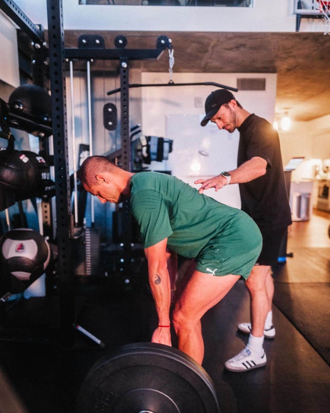 ハビエル・エルナンデス・バルカサールのインスタグラム：「Creo que el verde me sienta muy bien… Seguimos y seguimos!  💚💪🏽🫡」