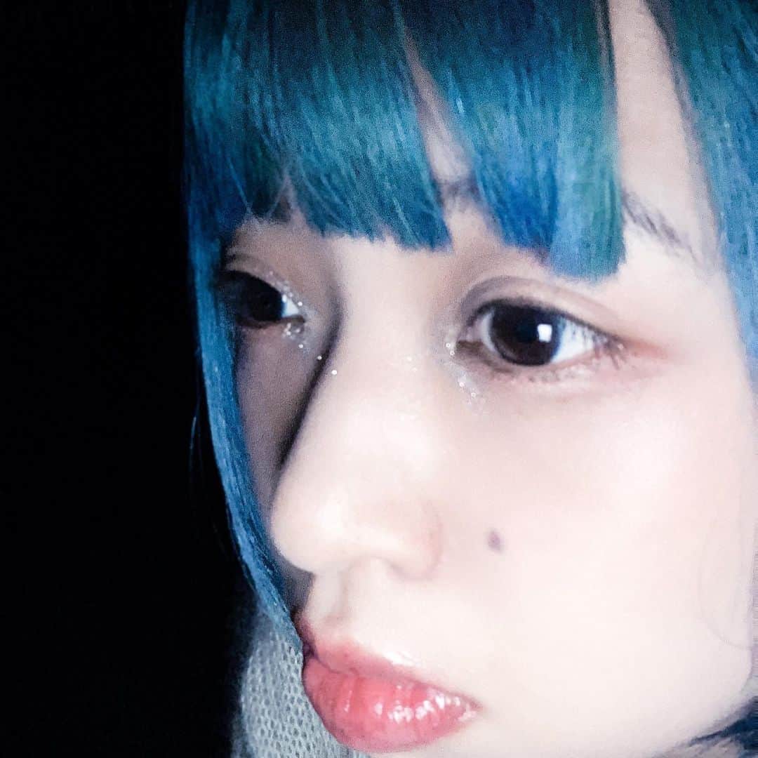 甘楽さんのインスタグラム写真 - (甘楽Instagram)「“ 𝑪𝑨𝑻 ” 𝑀𝑢𝑠𝑖𝑐 𝑉𝑖𝑑𝑒𝑜 𝑂𝑢𝑡!  . | \__/ | /\_ _/\  👁ω👁👁ω👁  __🎀____🥇_  ✴︎Movie Cinematographer/Colour :Natsumi Tsuji Hair Make : Kotomi Gashima Directer : @shotawtnb  ✴︎Music Arranged by:ASHIKA SEIYAKU Mixed by: @takayuki_kato_0418  Mastered by:Soichiro Nakamura(Peace Music)  今回もスタイリングは自分だよ〜 ニットだけど9月の炎天下だったよ〜 スタッフさんもジリジリに焼かれてて みんなで死なないように頑張りました😂  #acoustic #newsong #MV #んフェニ #新曲mv」11月22日 12時00分 - n__feni