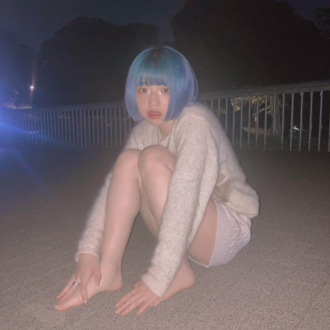 甘楽さんのインスタグラム写真 - (甘楽Instagram)「“ 𝑪𝑨𝑻 ” 𝑀𝑢𝑠𝑖𝑐 𝑉𝑖𝑑𝑒𝑜 𝑂𝑢𝑡!  . | \__/ | /\_ _/\  👁ω👁👁ω👁  __🎀____🥇_  ✴︎Movie Cinematographer/Colour :Natsumi Tsuji Hair Make : Kotomi Gashima Directer : @shotawtnb  ✴︎Music Arranged by:ASHIKA SEIYAKU Mixed by: @takayuki_kato_0418  Mastered by:Soichiro Nakamura(Peace Music)  今回もスタイリングは自分だよ〜 ニットだけど9月の炎天下だったよ〜 スタッフさんもジリジリに焼かれてて みんなで死なないように頑張りました😂  #acoustic #newsong #MV #んフェニ #新曲mv」11月22日 12時00分 - n__feni