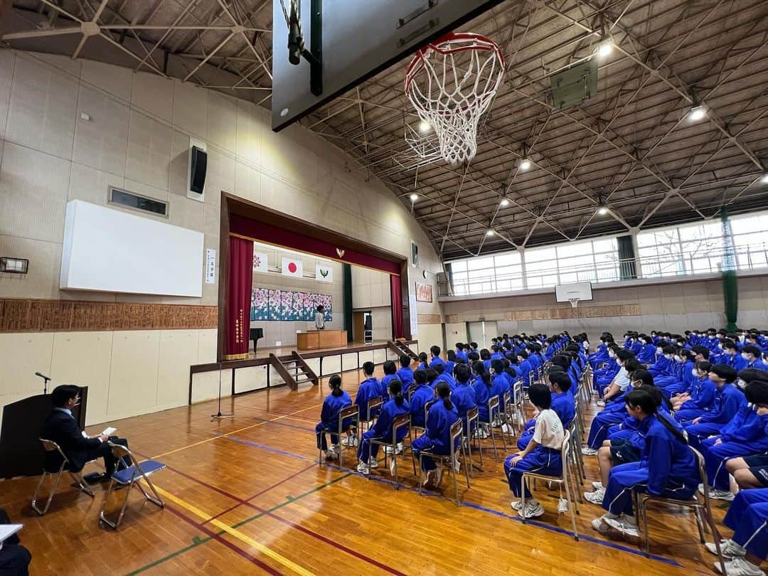 副島淳さんのインスタグラム写真 - (副島淳Instagram)「蓮田市立蓮田南中学校にて 『コンプレックスは武器になる』と 題しまして登壇させて頂きました。  私なりの経験や考えだったり ふと、振り返ってみた時の感謝だったり、 築きを生徒の皆さんには聞いて頂きまして ありがとうございました。  今後も講演や芸能活動のなかで 色々な方とお話し出来る機会を楽しみにしてます！」11月22日 11時12分 - soejimajun