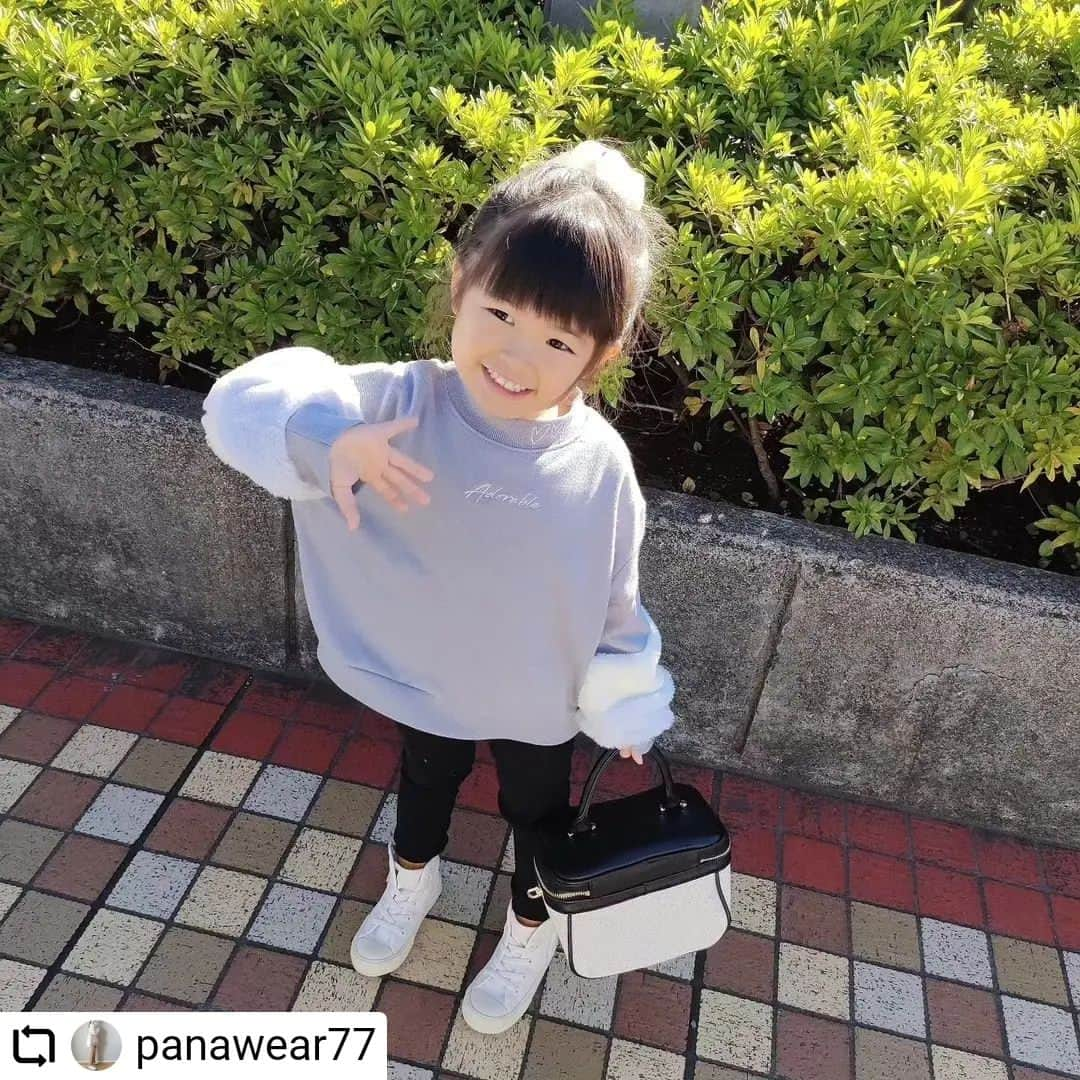 ikkaさんのインスタグラム写真 - (ikkaInstagram)「@panawear77 さま🥰 かわいい投稿ありがとうございます💫  #Repost @panawear77 with @let.repost  • • • • • • . . . ⋆˖ 𝐶𝑜𝑜𝑟𝑑𝑖𝑛𝑎𝑡𝑒 ˖⋆ . . 載せ忘れがあったので再投稿。 いいねしてくれた方、すみません…🥲 . . たまには娘コーデも👩✨ . 元気すぎな4歳は、 動き回ってなかなかちゃんと撮れないよね🙈 . . 《PR》 . ✔ ikka @ikka_official  【袖ファー刺繍裏毛プルオーバー 2】 . 袖のファーや首元の♡がポイントになって 1枚で可愛すぎるプルオーバー。 ブルーは甘すぎず爽やかな印象も◎ 袖のファーは肌触り良くて、 娘は顔にスリスリしてました🤭 厚すぎないところも良い！ . . Shoes » @branshes  Pants » @uniqlo_jp . ─────────────────▪ . . #PR#ikka#娘コーデ#キッズコーデ #ブルーコーデ#4歳女の子#4歳 #こどもふく#子供服#キッズファッション #branshes#zozotown#シンプルコーデ」11月22日 11時13分 - ikka_official