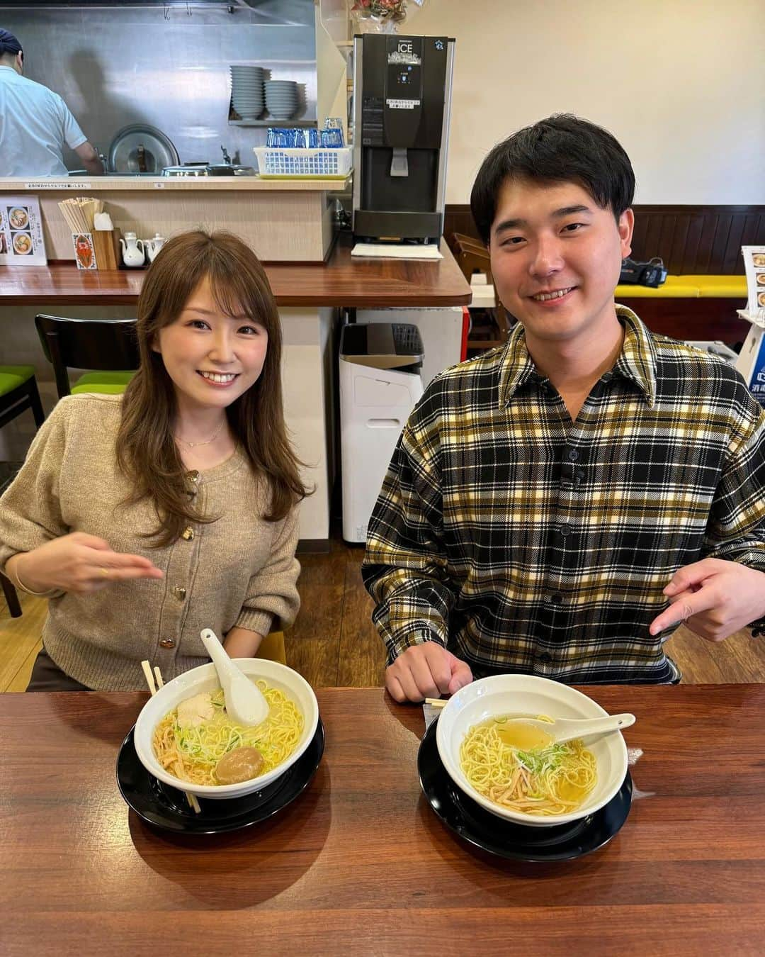 垣内麻里亜のインスタグラム：「. 今日のまるごと いまだけは 松浦気象予報士のラーメンコーナー☀️  静岡市駿河区中田本町の ラーメン塩司（えんじ）さん🍜 名前にある通り、塩ラーメンが イチオシのお店です🧂  今回も松浦くんのいい食べっぷりと ラーメンをお天気に例えた表現に注目ですよ〜〜🥳」