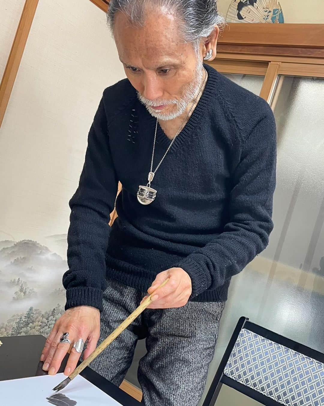 片岡鶴太郎さんのインスタグラム写真 - (片岡鶴太郎Instagram)「秋の恒例伊那松茸会🍄 今年の採れたて立派な松茸を描かせて頂きました👍 もう驚きの大きさです‼️  #片岡鶴太郎#俳優#画家#ヨーギー#ヨガ#つるちゃん#オシャレ#古着#太田プロ#芸人#ぴよこちゃん#おでん芸#ものまね#ボクシング#ちょっちゅね#pm11時起き#松茸#伊那」11月22日 11時37分 - tsurutaro_kataoka_official