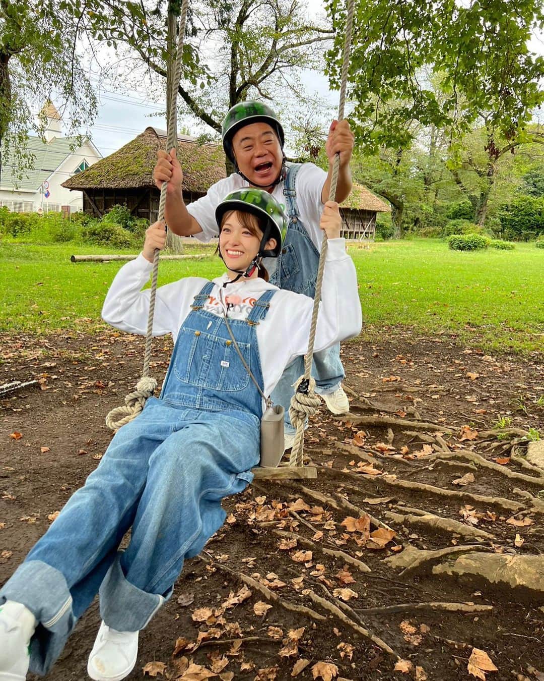 松村沙友理さんのインスタグラム写真 - (松村沙友理Instagram)「🍎  出川哲朗の充電させてもらえませんか？  ご覧いただけましたか？？  見逃し配信がTVerでみれます！  楽しい旅でした！  自分の話してる言葉が細かくテロップに表示されてるのに感動🥹✨ ガールズルールの歌い方　 あんな感じなんだなぁと テロップで見ると可愛く歌っているなと感じました😂🩷 とても楽しい旅だったので また参加したいなぁ🥹 充電させて頂いた皆様 ご協力頂いた皆様ありがとうございました🙇‍♀️  #充電 #楽しかった」11月22日 11時49分 - matsumura_sayuri_official