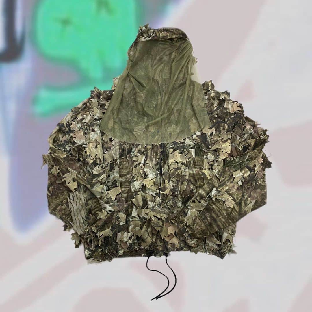 のインスタグラム：「ghillie suit  ✝️店内商品全て通販可能です☮️ サイトに掲載のないアイテムについてや、 サイズ・状態については ＤＭにてお問合せください😊  #mabataki #vintage #fashion #fyp  #y2k #00s #90s #mabataki #punk #goth  #ootd #grunge #grungeaesthetetic #grungefashion #90sgrunge #harajuku #japan #aestheteticpicture #fashion #y2k #y2kfashion #webcore #darkcore #grungevibes #cybercore #00s #pinterest #pinterestinspired  #pinterestaesthetic #古着 #大須古着屋 #マバタキ」