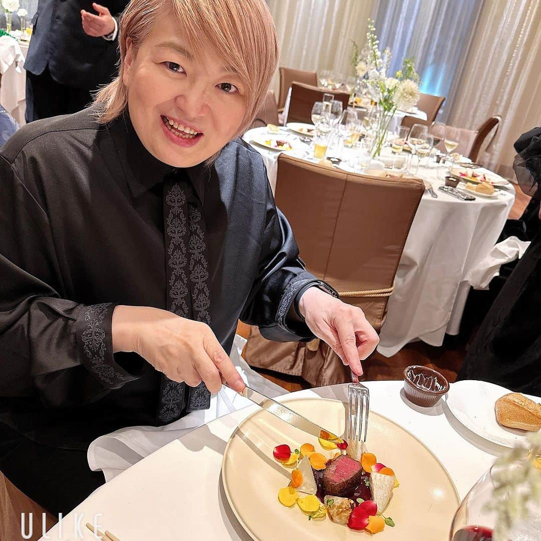 堀田祐美子さんのインスタグラム写真 - (堀田祐美子Instagram)「最高の結婚式でした。  お料理も美味しかった。  全てにおいてパーフェクト！！  おめでとうございます。  @yumiko_hotta  @t_hearts2020  #堀田祐美子 #yumikohotta  #prowrestling  #プロレス #womansprowrestling  #女子プロレス  #hearts82 #thearts  #結婚式」11月22日 12時01分 - yumiko_hotta