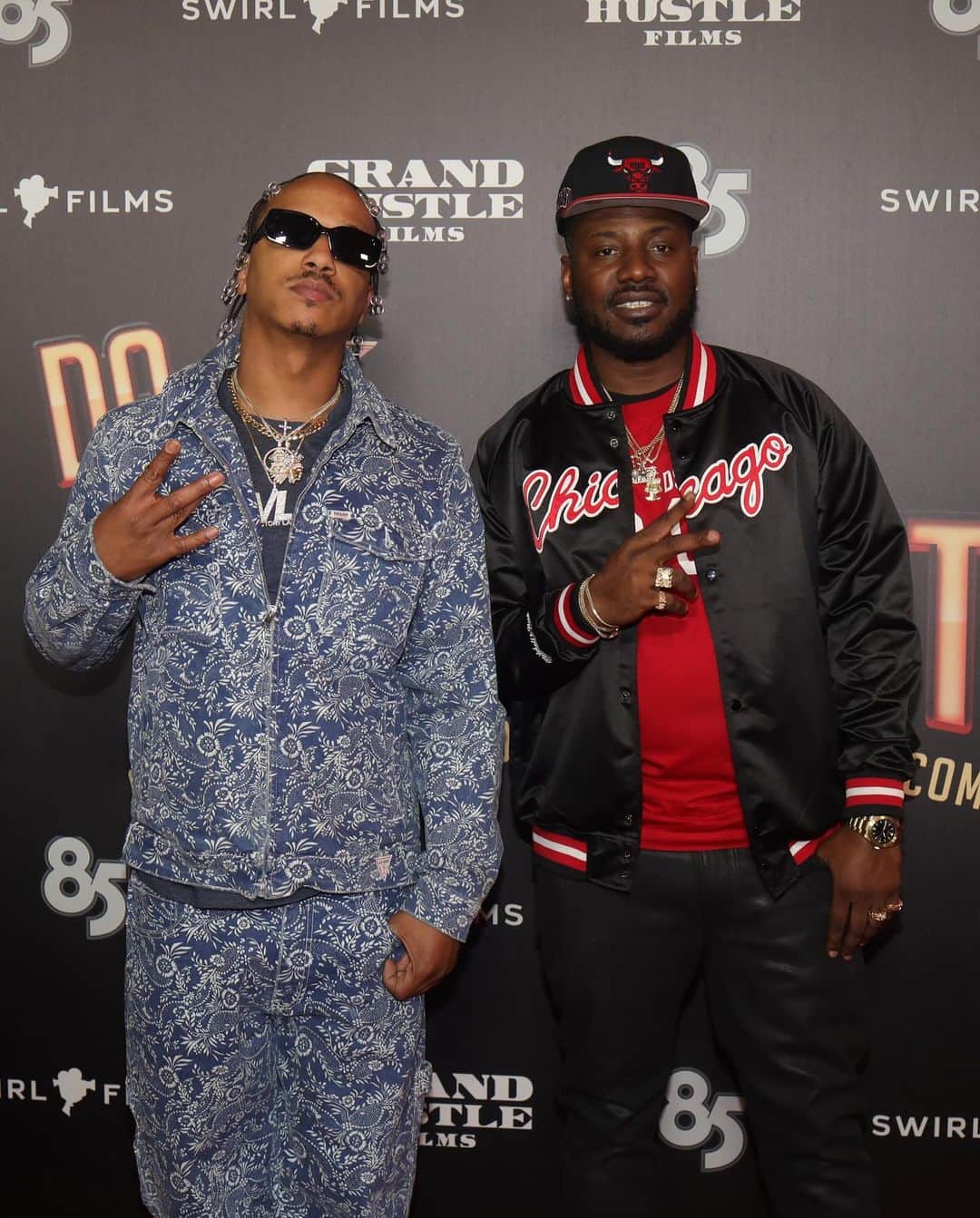 T.I.さんのインスタグラム写真 - (T.I.Instagram)「Last nights LA screening for @dapartments404 was star studded‼️ Luv 2 everyone that came out and shared some laughs with da crew, and shoutout to @trufflezinc and @smokecignature for gifting product to everyone dat attended‼️ And major shoutout to @djwhookid for hosting the Q&A‼️ Where should we head to next, let us kno in da comments⁉️  📸  ugottahave___whit」11月22日 12時02分 - tip