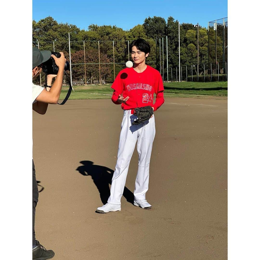 西垣匠さんのインスタグラム写真 - (西垣匠Instagram)「⚾️🎈 ⁡ 「TVLIFE」本日発売です！ ⁡ 今回の「SHOTIME」は野球編⚾️ ⁡ 赤いユニフォームに身を包み、頑張っております！ ⁡ ぜひ見てね✌️」11月22日 12時07分 - sho_nishigaki_official