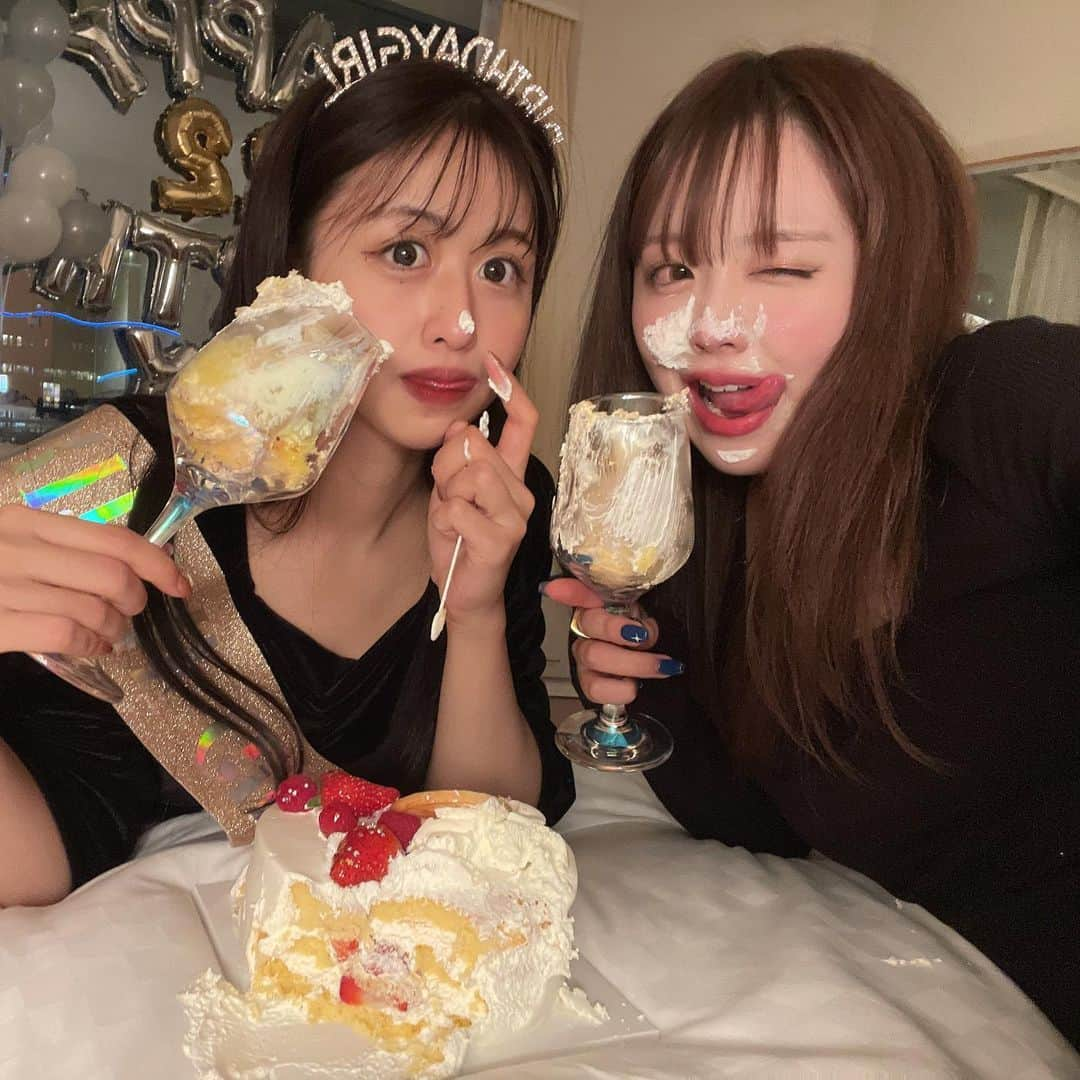 蘂さんのインスタグラム写真 - (蘂Instagram)「何歳までこーゆーのできるかな、ずっとがいいな  ((上品では無いけどフォークがなかったんです。」11月22日 12時22分 - zui____chan