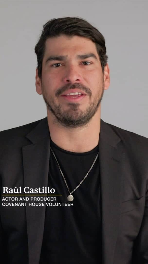 ラウル・カスティージョのインスタグラム：「It’s time to take action and make a difference!   With the youth homelessness crisis on the rise, we can’t afford to stand by. That’s why Covenant House volunteer Raúl Castillo is lending his voice to our mission.  Together, we can create real change and help young people facing homelessness. Click the link in our bio or visit bit.ly/JoinThisNov to learn how you can get involved. Don’t wait - join us to make a difference today!」