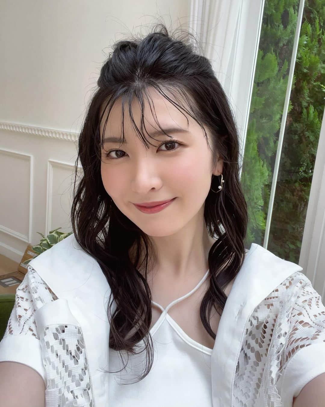 駒木結衣さんのインスタグラム写真 - (駒木結衣Instagram)「🌿🥳☘️💚🍃👒🌵  #撮影前日 #最後の駆け込みで #小顔マッサージへ #顔が真っ赤になりました #メイクさんありがとうございます…！  撮影裏話、またお話しますね🤢  #ウェザーニュース #キャスターカレンダー2024」11月22日 12時45分 - komaki_yui