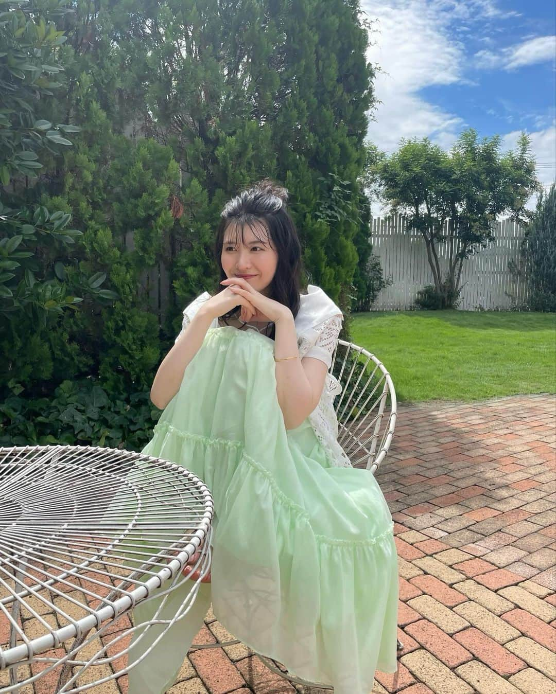 駒木結衣さんのインスタグラム写真 - (駒木結衣Instagram)「🌿🥳☘️💚🍃👒🌵  #撮影前日 #最後の駆け込みで #小顔マッサージへ #顔が真っ赤になりました #メイクさんありがとうございます…！  撮影裏話、またお話しますね🤢  #ウェザーニュース #キャスターカレンダー2024」11月22日 12時45分 - komaki_yui