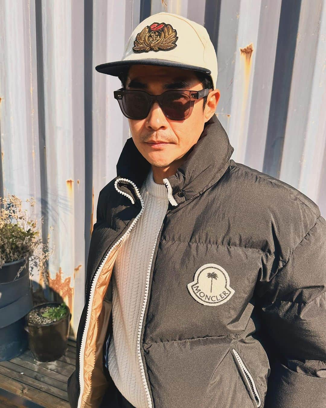 ペ・ジョンナムさんのインスタグラム写真 - (ペ・ジョンナムInstagram)「아빠와 딸램씨 💜🩶🩵🤎🩷🤍@palmangels X @moncler 🥳🎉🎉🎉 @hee0802」11月22日 12時58分 - jungnam_bae