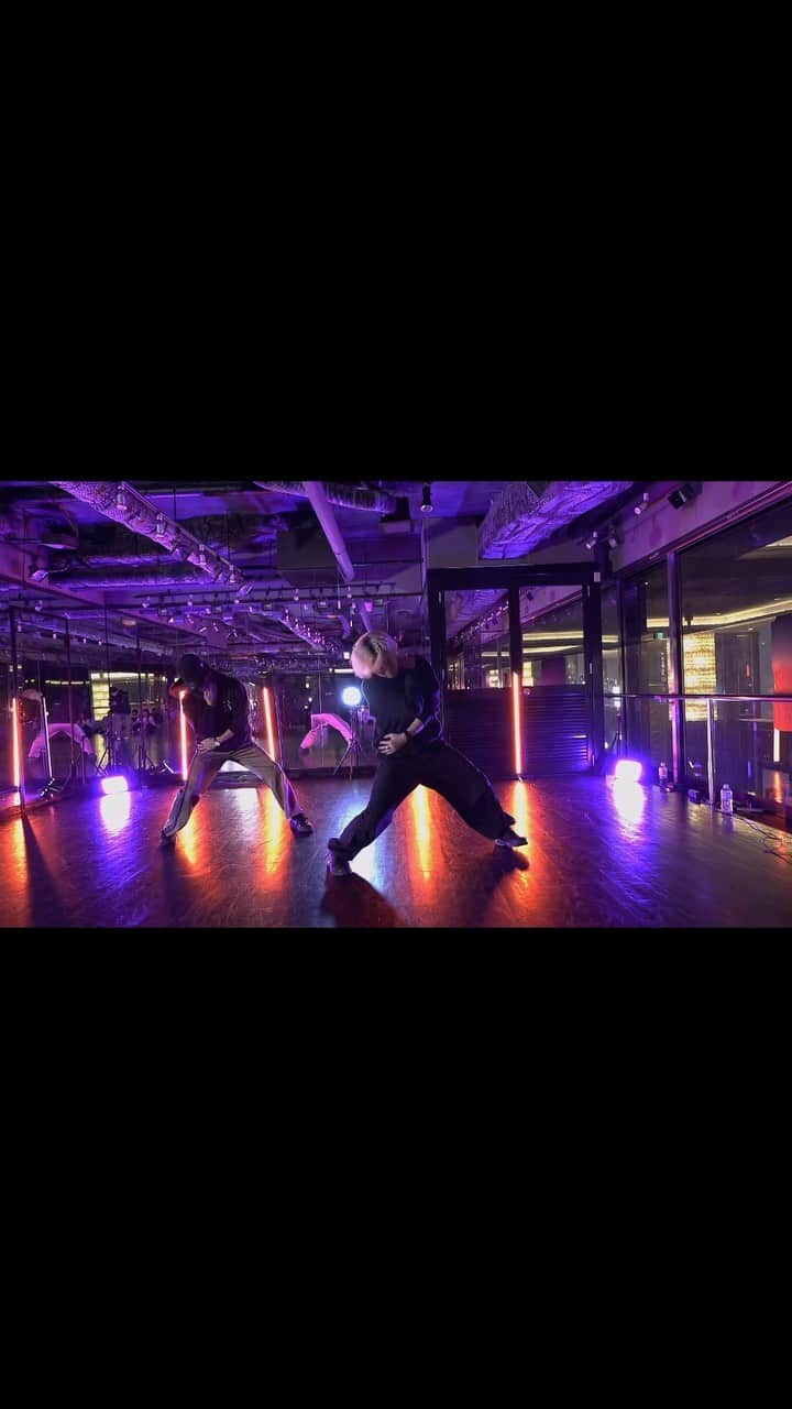野田真哉のインスタグラム：「class fotage🍂 ・ choreo by me🧠 ・ ・ ・ #williamsinge #upallnight #dance#dancer #hiphop #choreography #nagoya #studiozoo #shinya_noda_」