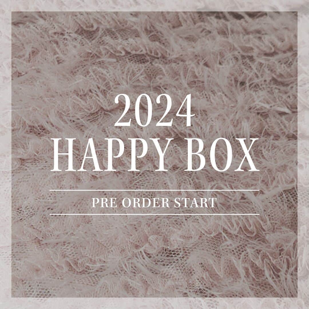 のインスタグラム：「◾︎HAPPY BOX 2024◾︎ PRE ORDER START!!  HAPPY BOX 2024が予約販売開始致しました！ 幅広いスタイリングが出来るアウター、デイリーに使えるニットとスカート、人気のワンピースの計4点が入った福袋が登場。  【FRAY I.D】HAPPY BOX 2024 ¥11,000 税込  ※福袋は会員様限定の販売となります。 ご購入の際は、メンバー登録が必要になりますので、 登録がまだの方は事前登録をお勧め致します。  #frayid  #happybox2024 #福袋」