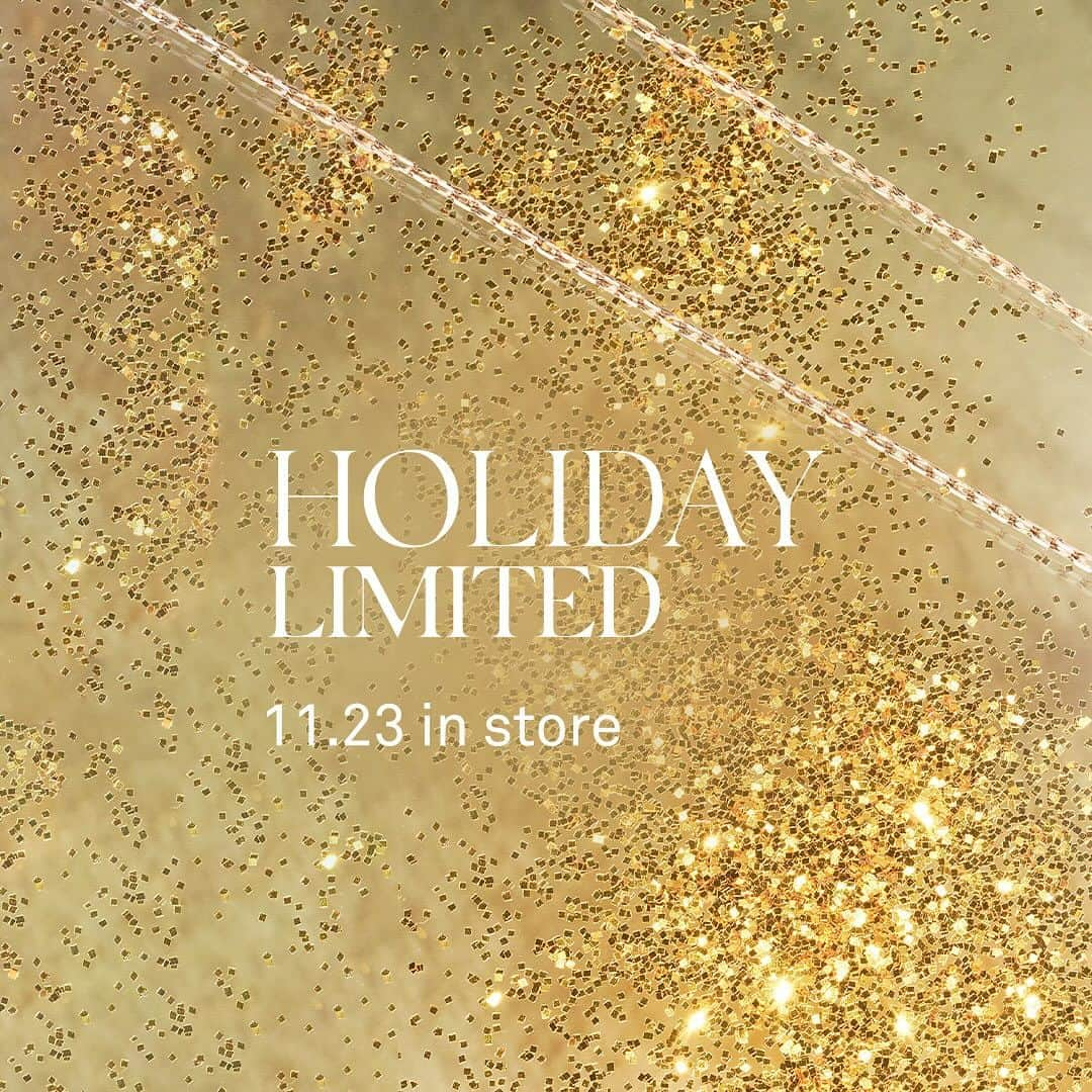 starjewelry_pressさんのインスタグラム写真 - (starjewelry_pressInstagram)「【11/23(木・祝) より 数量限定「HOLIDAY LIMITED」が発売！】 ホリディシーズンを盛り上げる数量限定商品「HOLIDAY LIMITED」が登場。 ラッキーモチーフで魅せる"ダイヤモンドネックレス"とスタイリングを楽しめる"ラリエットネックレス"の2種が揃います。 スペシャルパッケージでお包みする限定モデルはギフトにもぴったり！  さらにスペシャル感にこだわる方には、有料の”ORNAMENT BOX”(税込￥3,300)がおすすめです。 (画像8.9枚目) 上品なコッパ―ブラウンのボックスは、まるでクリスマスツリーにかけるオーナメントのよう。 購入ジュエリーをセット出来るのみでなく、お手持ちのジェリー保管にも重宝するデザイン。  ホリディシーズンのギフト選びやご褒美ジュエリーの選択肢にぜひチェックして。  #starjewelry #スタージュエリー #holidaylimited #diamondwishbone #wishbone #ダイヤモンドネックレス #necklace #ネックレス #クリスマスギフト #ご褒美ジュエリー #jewelry」11月22日 13時16分 - starjewelry_press