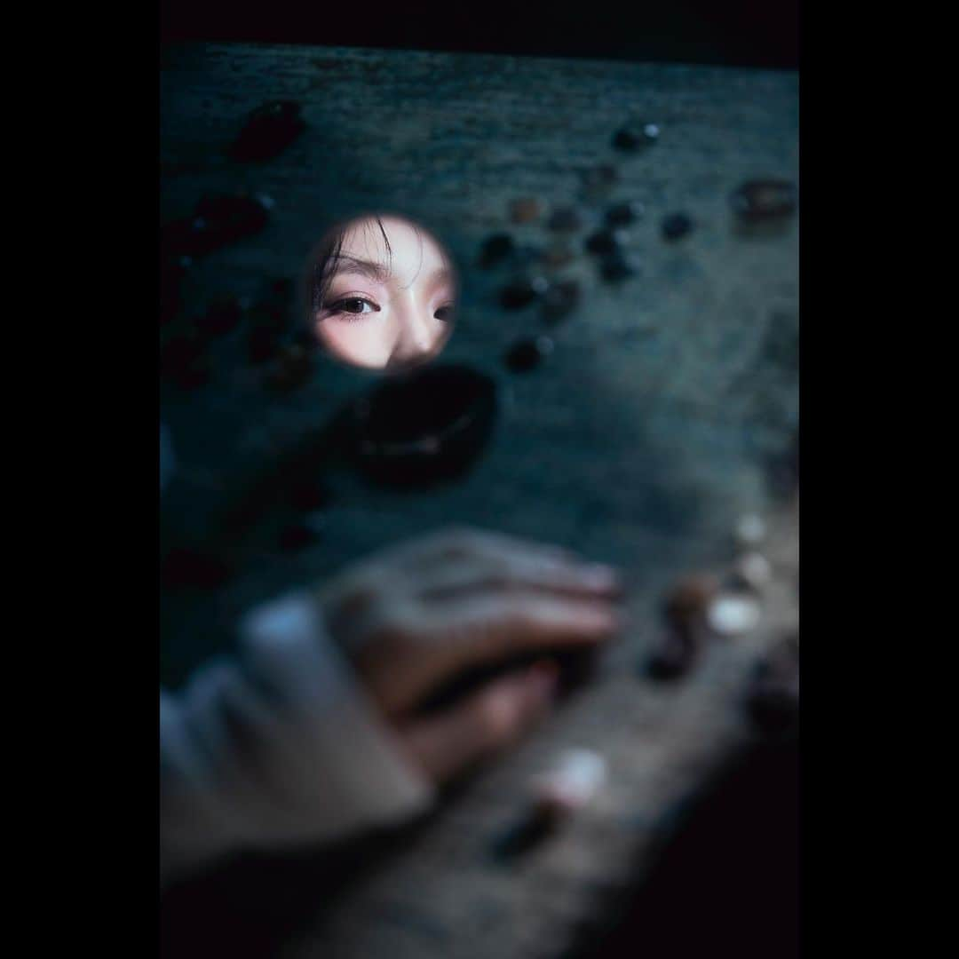 SMエンターテインメントさんのインスタグラム写真 - (SMエンターテインメントInstagram)「TAEYEON 태연 'To. X' Image Teaser  TAEYEON 태연 The 5th Mini Album ‘To. X’  🎧 2023.11.27 6PM KST  💿 Pre-Order & Pre-Save  https://taeyeon.lnk.to/to.x  #태연 #TAEYEON @taeyeon_ss @taeyeon.smofficial @girlsgeneration  #ToX #TAEYEONToX #소녀시대 #GirlsGeneration」11月23日 0時10分 - smtown