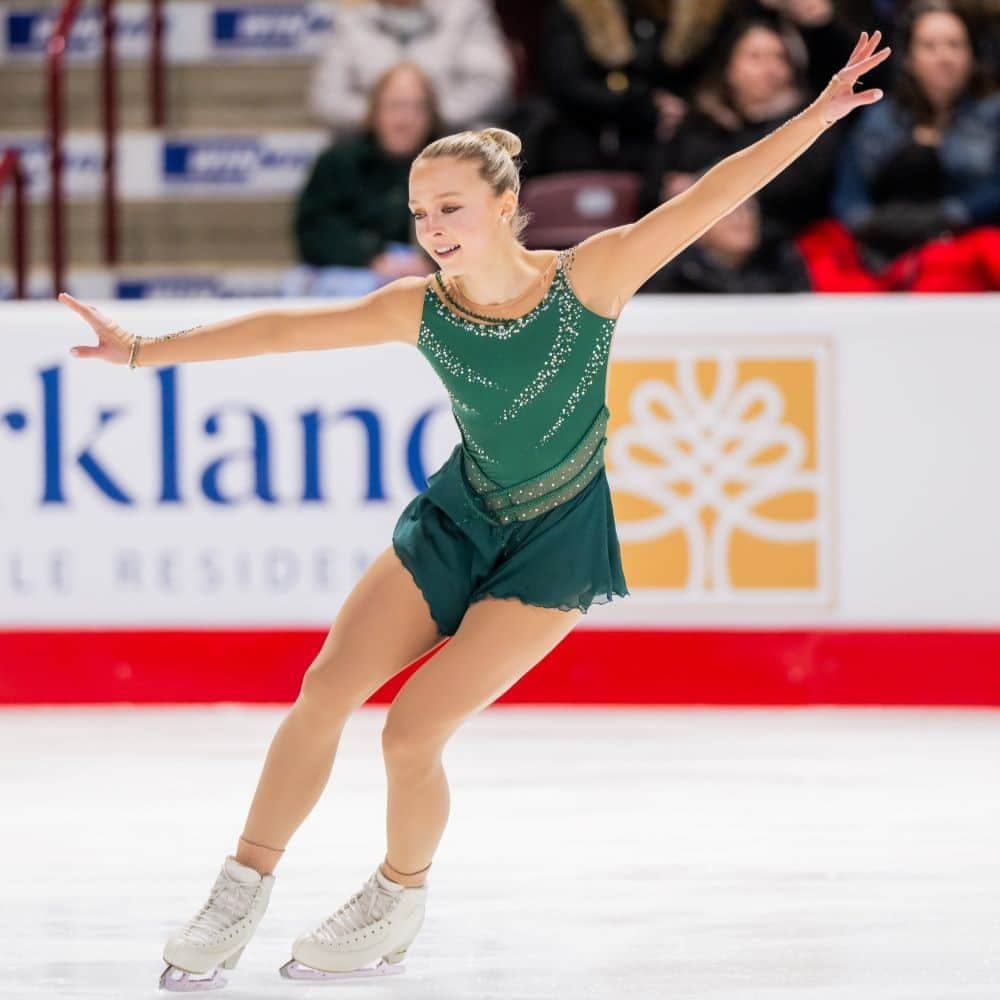 Skate Canadaのインスタグラム：「More than 200 figure skaters from across 🇨🇦 are set to compete at the 2023-2024 Skate Canada Challenge – Junior/Senior in Winnipeg next week, including these 2022-2023 champions ⬇️   @graysonrlong @kyun.19 @sandrine_.gauthier & @thiquientin @_matthew._.n @fiona.bombardier  Full details at skatecanada.ca ___________________  Plus de 200 patineurs artistiques de partout au 🇨🇦 participeront au Défi Patinage Canada - Junior/Senior, à Winnipeg la semaine prochaine, dont 6️⃣ champions de l'édition dernière!  Tous les détails à skatecanada.ca  📸 @danielleearlphotography」