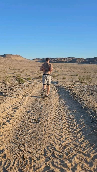 ズラタン・イブラヒモビッチのインスタグラム：「Early desert run」